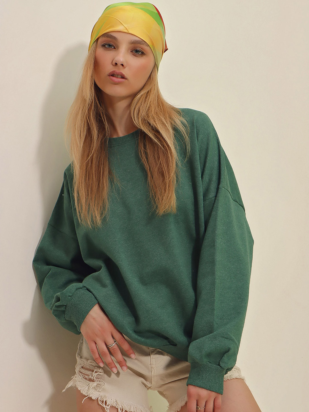 Trend Alacati stili Round Neck Drop Down Shoulder Sleeves Cotton Sweatshirt