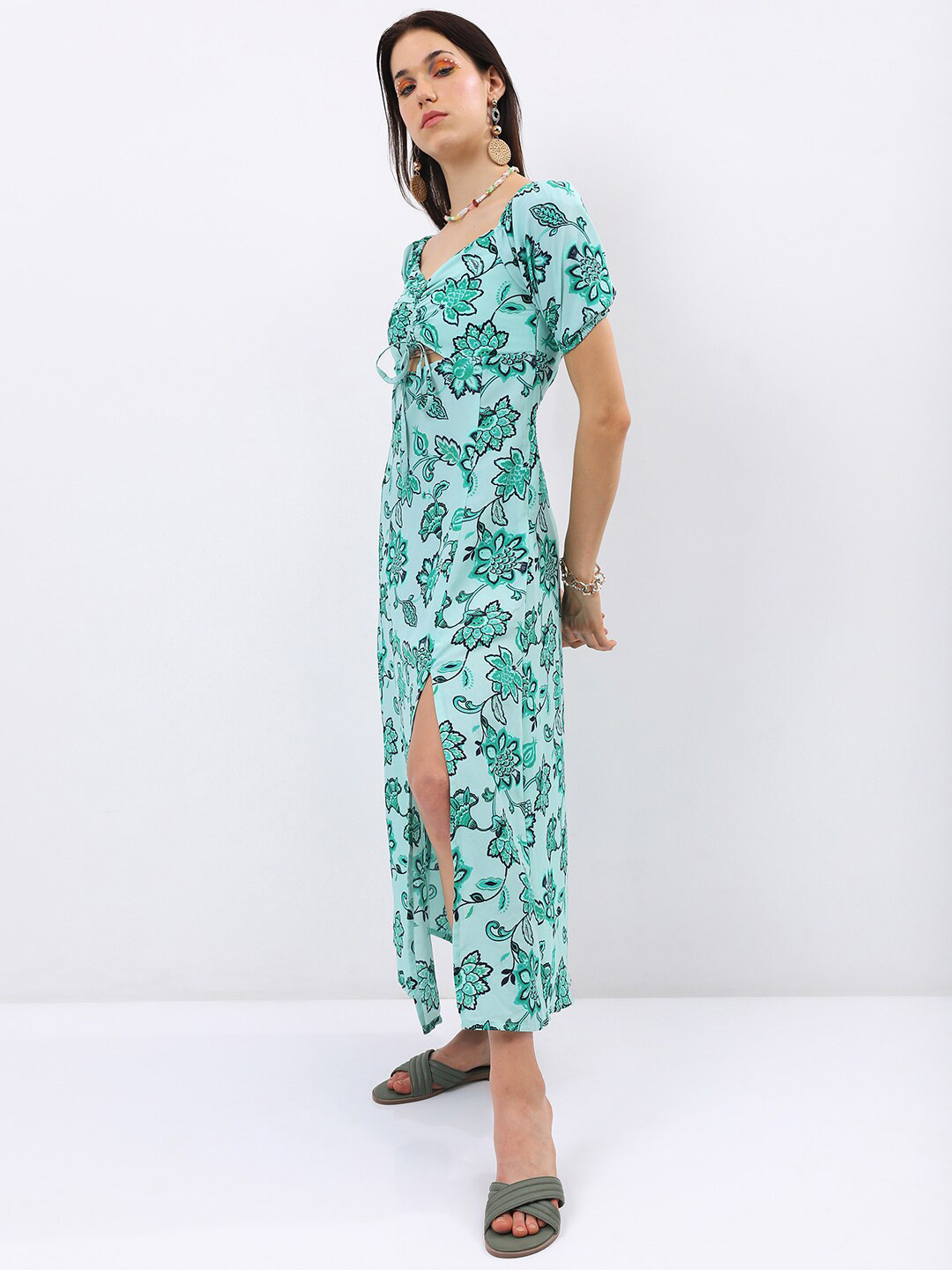 Tokyo Talkies Green Floral Printed Sweetheart Neck Puffed Sleeves Cutout A-Line Maxi Dress