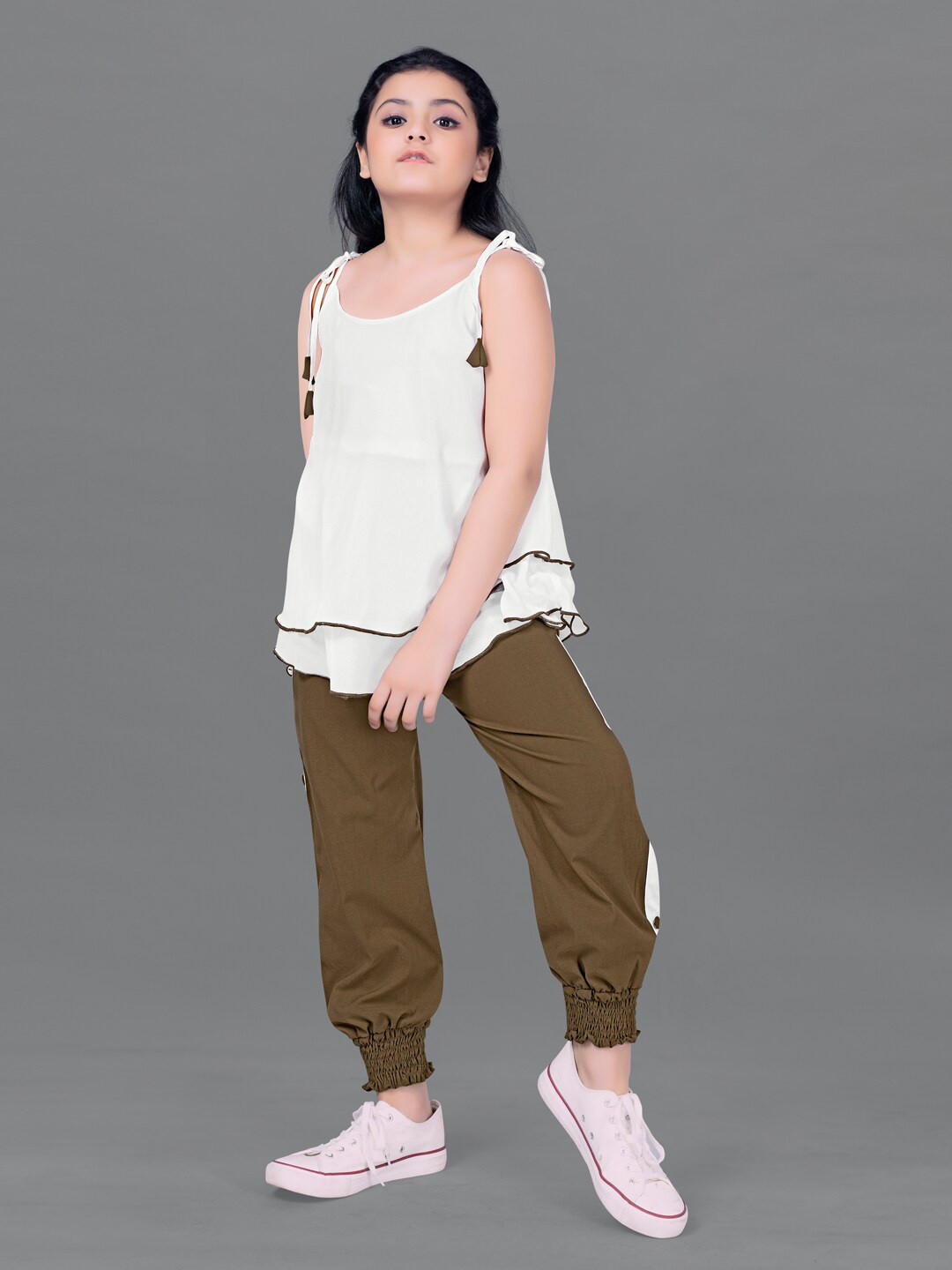 FASHION DREAM Girls Top With Joggers