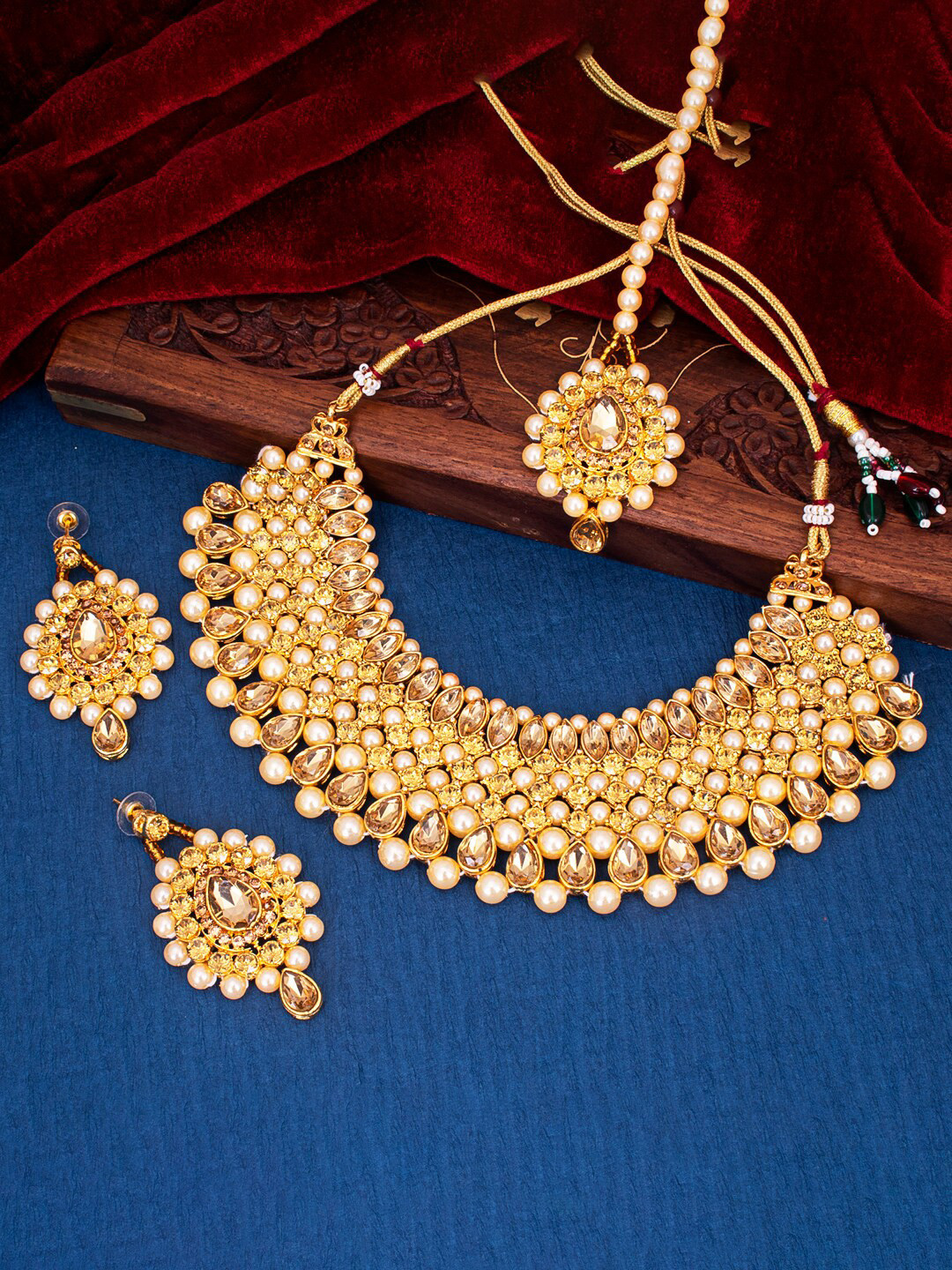 Sukkhi Gold-Plated Stond-Studded & Beaded Jewellery Set With Maang Tikka