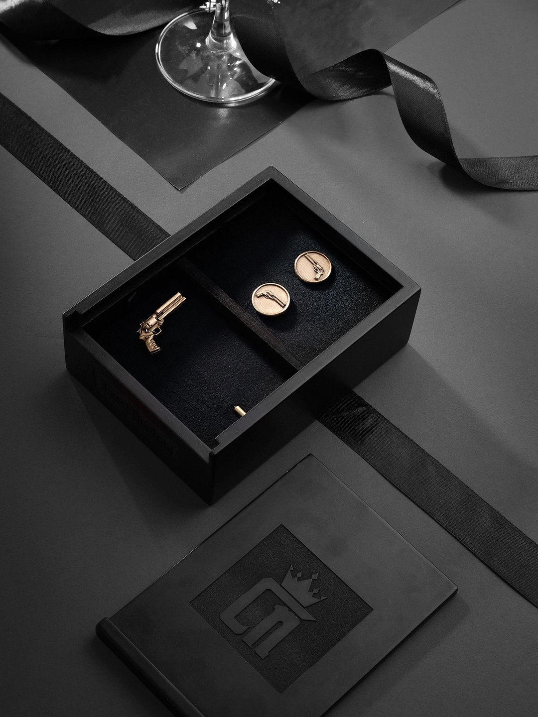 COSA NOSTRAA Men The Power Gun Accessory Gift Set