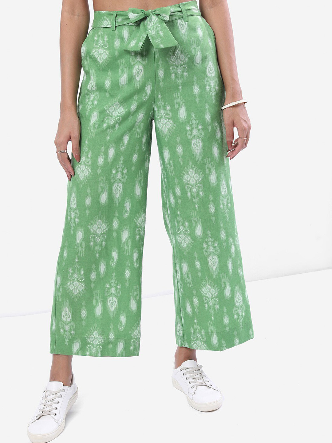 Vishudh Women Paisley Printed Straight Fit Palazzos