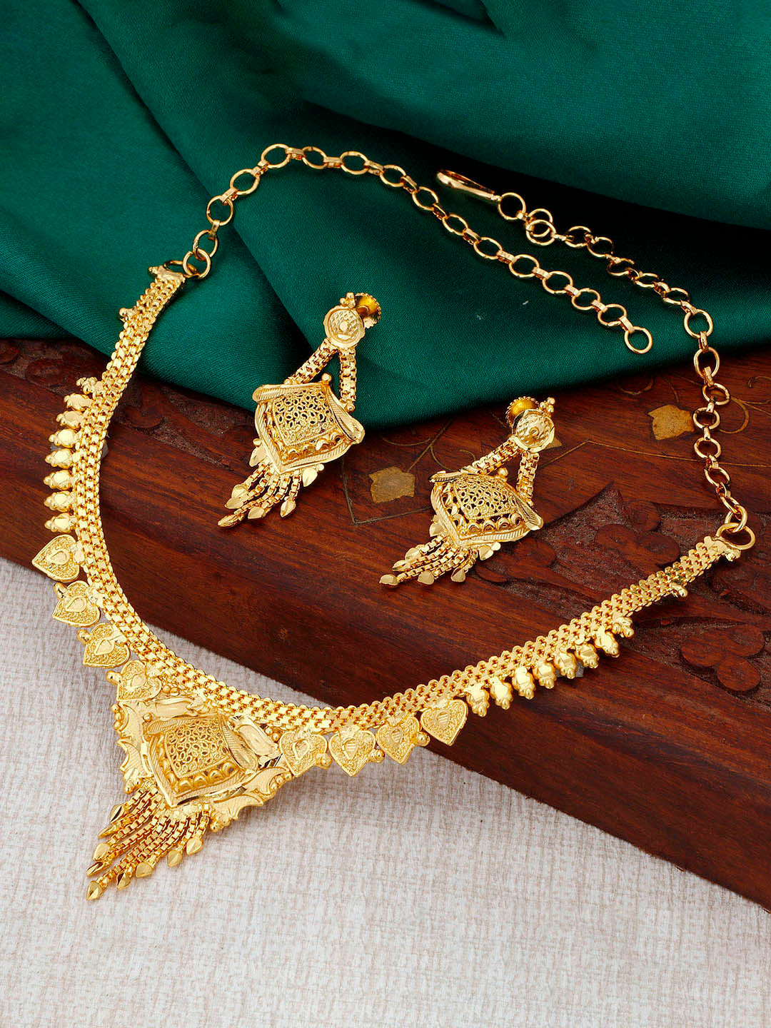 Sukkhi 24 KT Gold Plated Jewellery Set