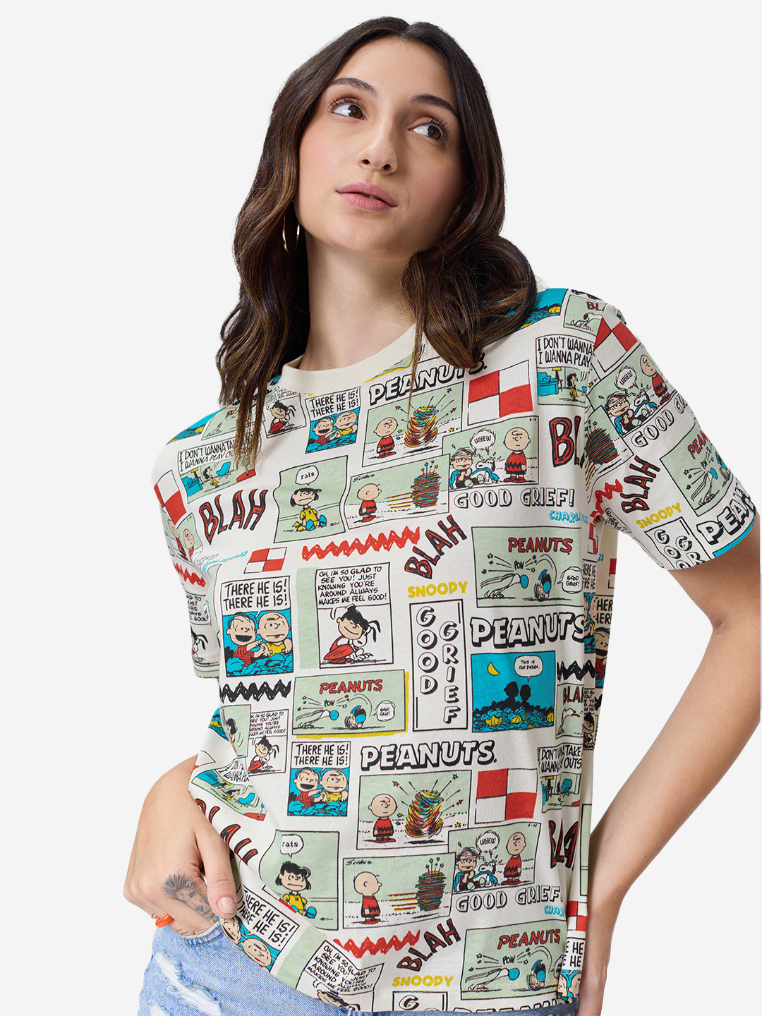 The Souled Store Official Women Peanuts: Old School White Relaxed Fit T-Shirt