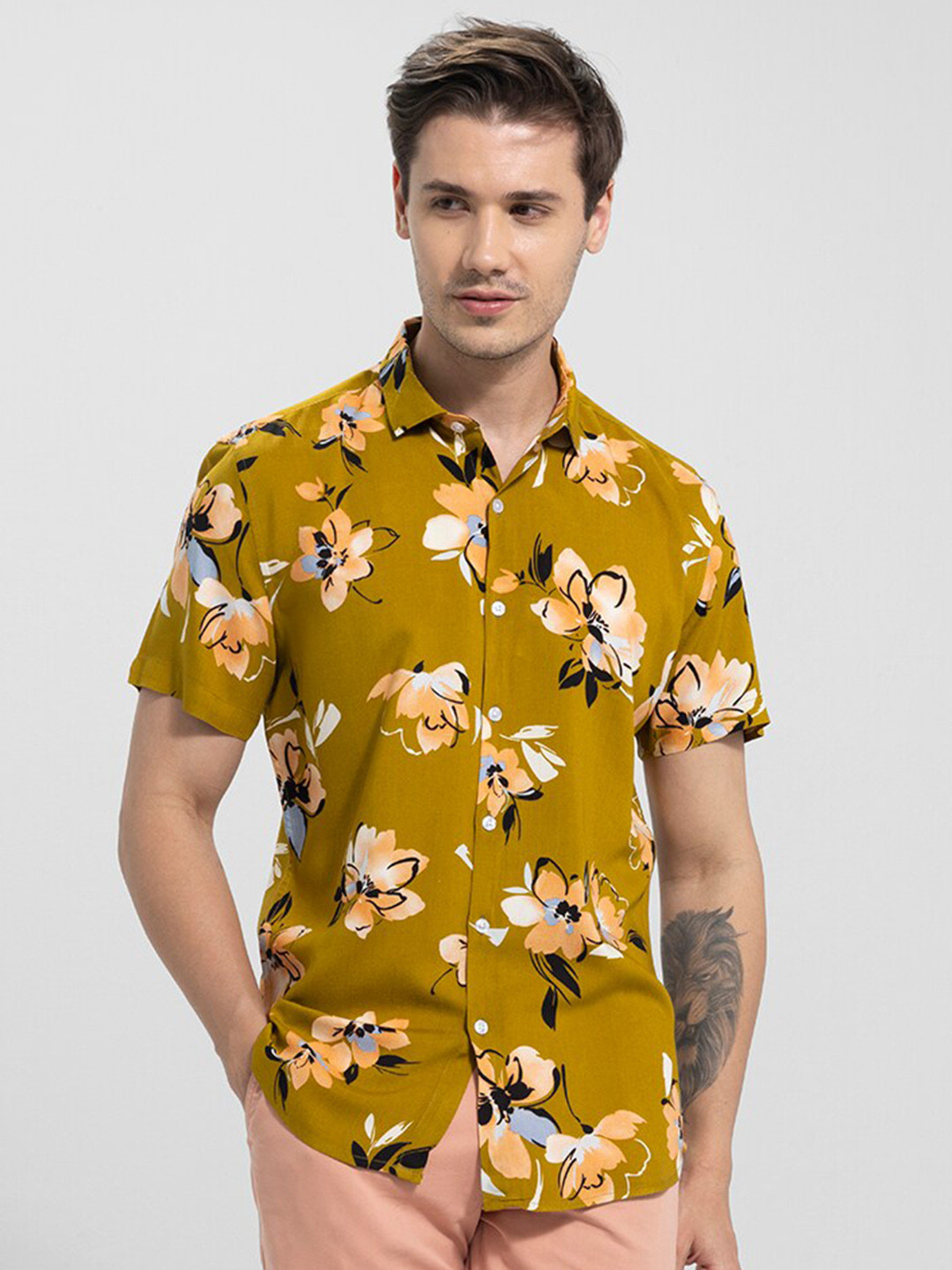 Snitch Yellow Slim Fit Floral Printed Casual Shirt