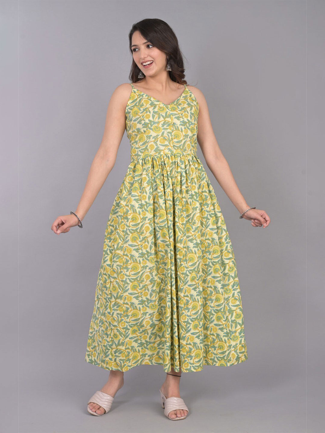 Do Dhaage Floral Printed Fit and Flare Maxi Dress