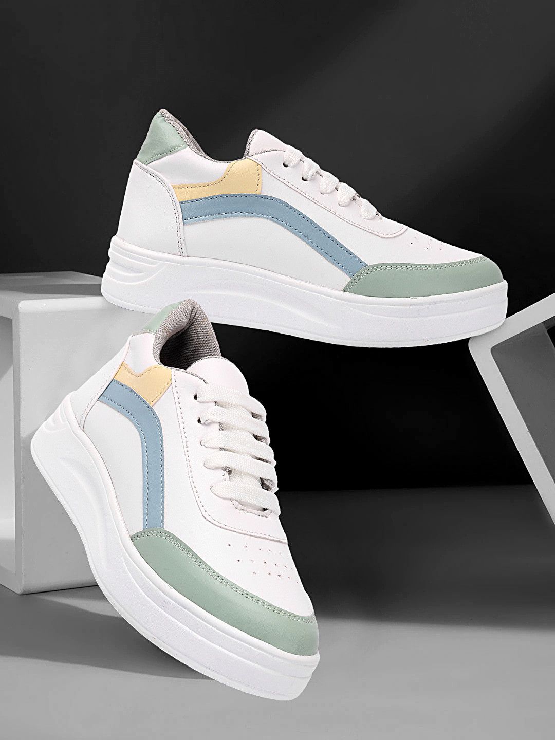 Colo Women Perforations Basics Sneakers