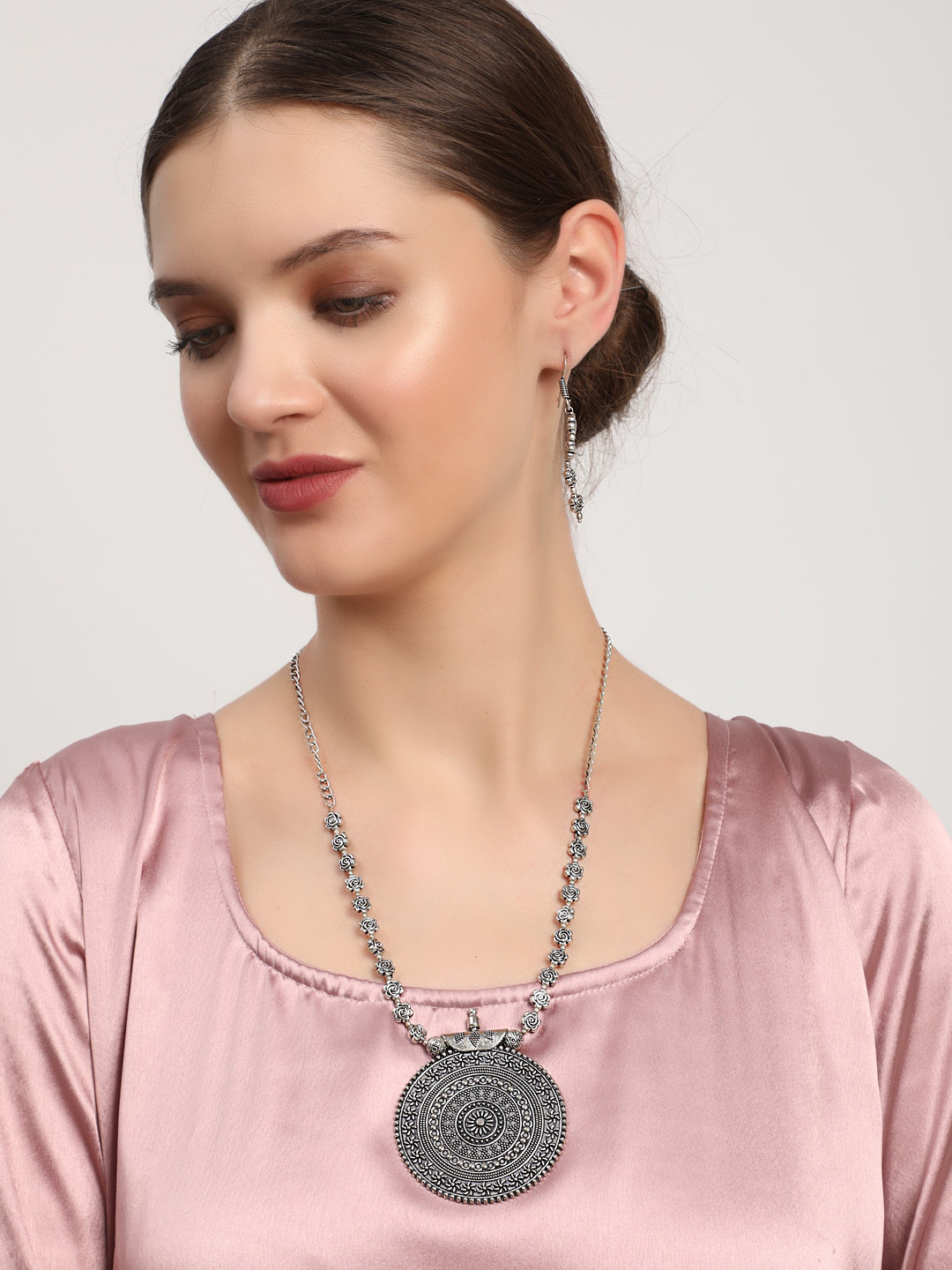 Sangria Silver-Plated Floral Pattern Jewellery Set