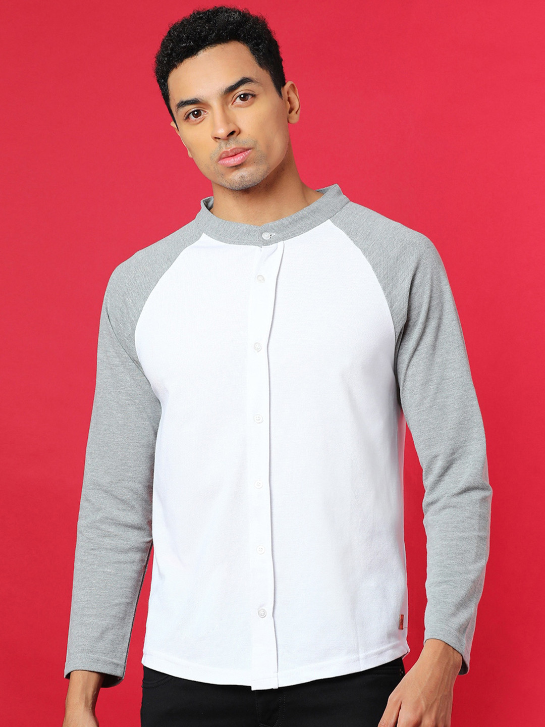 Campus Sutra White Classic Raglan Sleeve Cotton Casual Shirt
