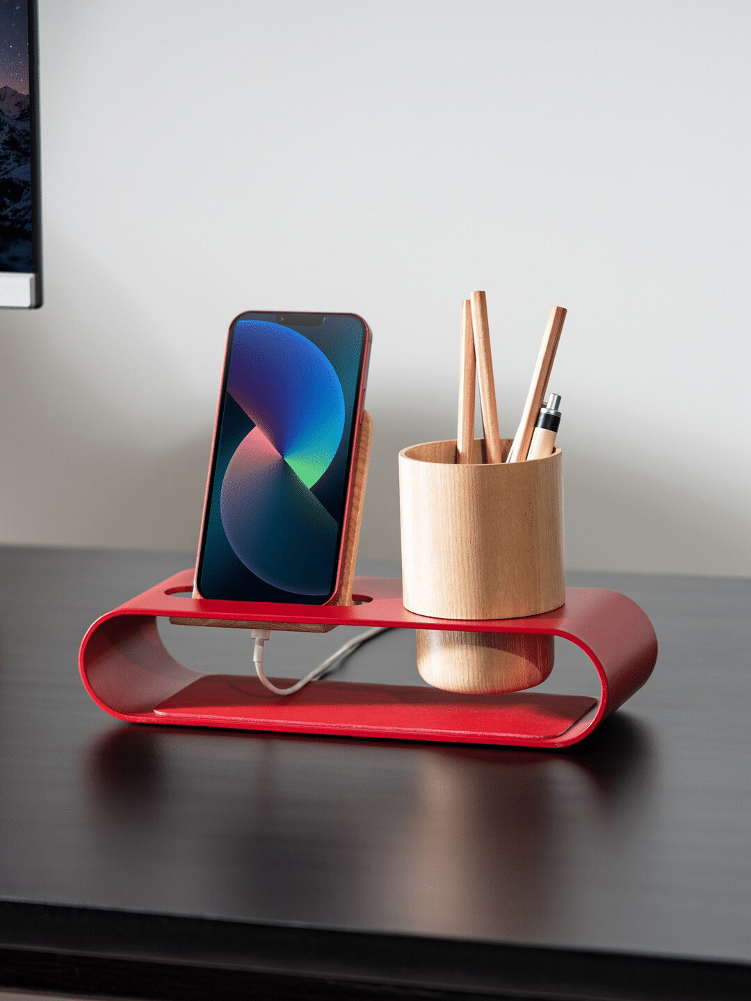 DailyObjects Cirque Red Phone & Pen Stand