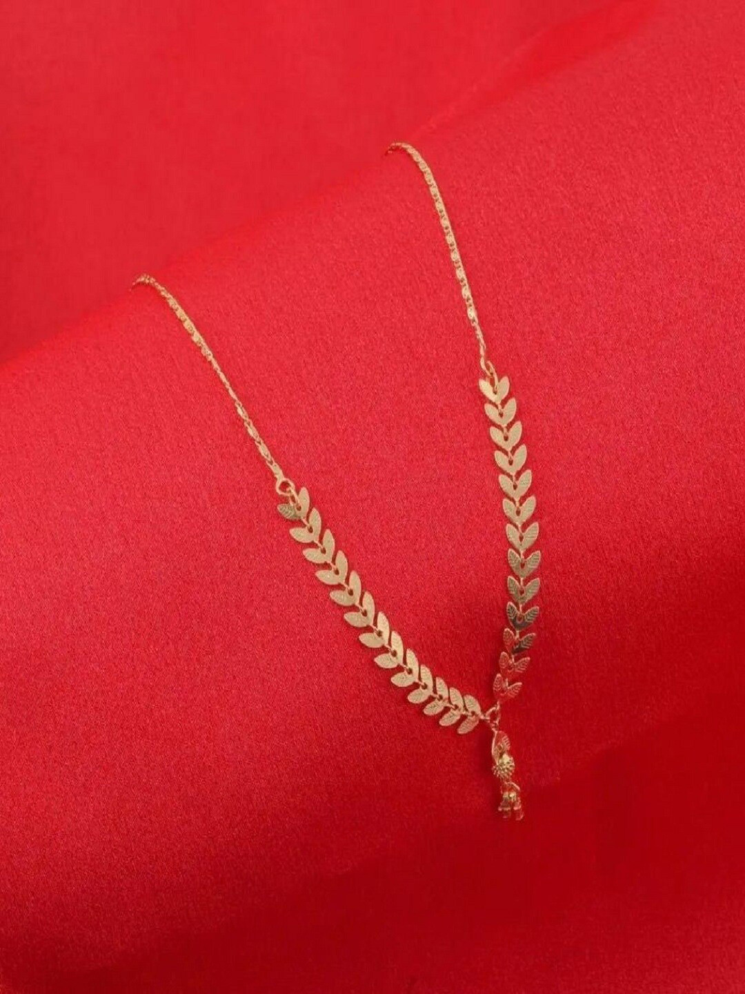 JEWEL WORLD Gold-Plated Short Chain