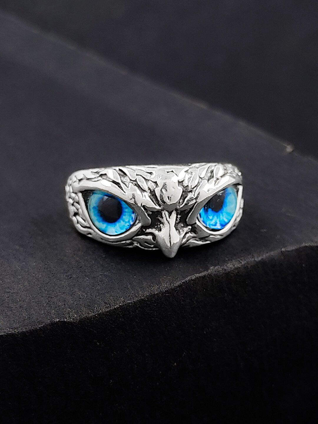Saizen Silver-Plated Owl Eyes Adjustable Oxidised Finger Ring
