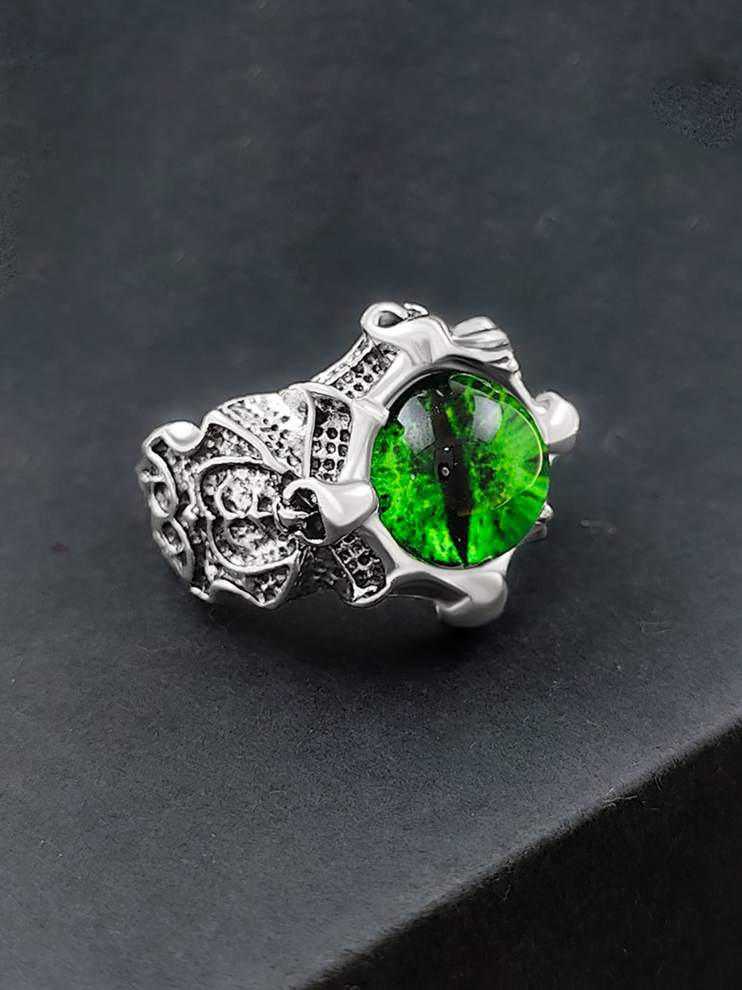 Saizen Men Silver-Plated Oxidized Cat Eye Stone-Studded Adjustable Finger Ring