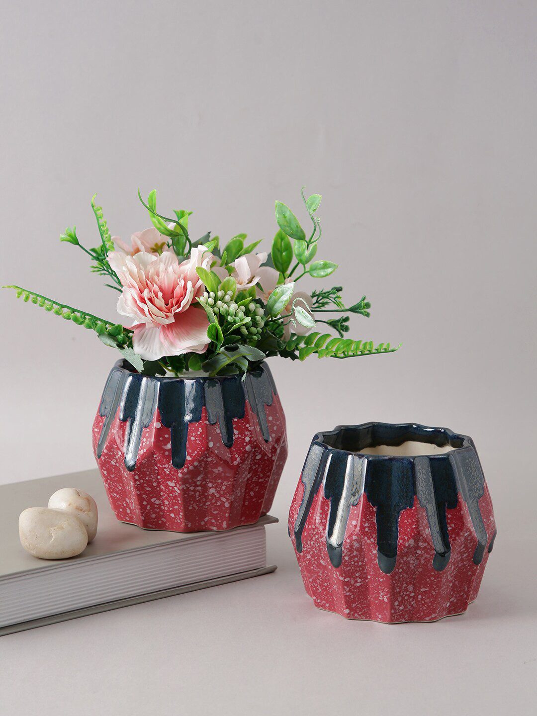Aapno Rajasthan Pink & Black 2 Pieces Printed Asymmetrical Ceramic Planters