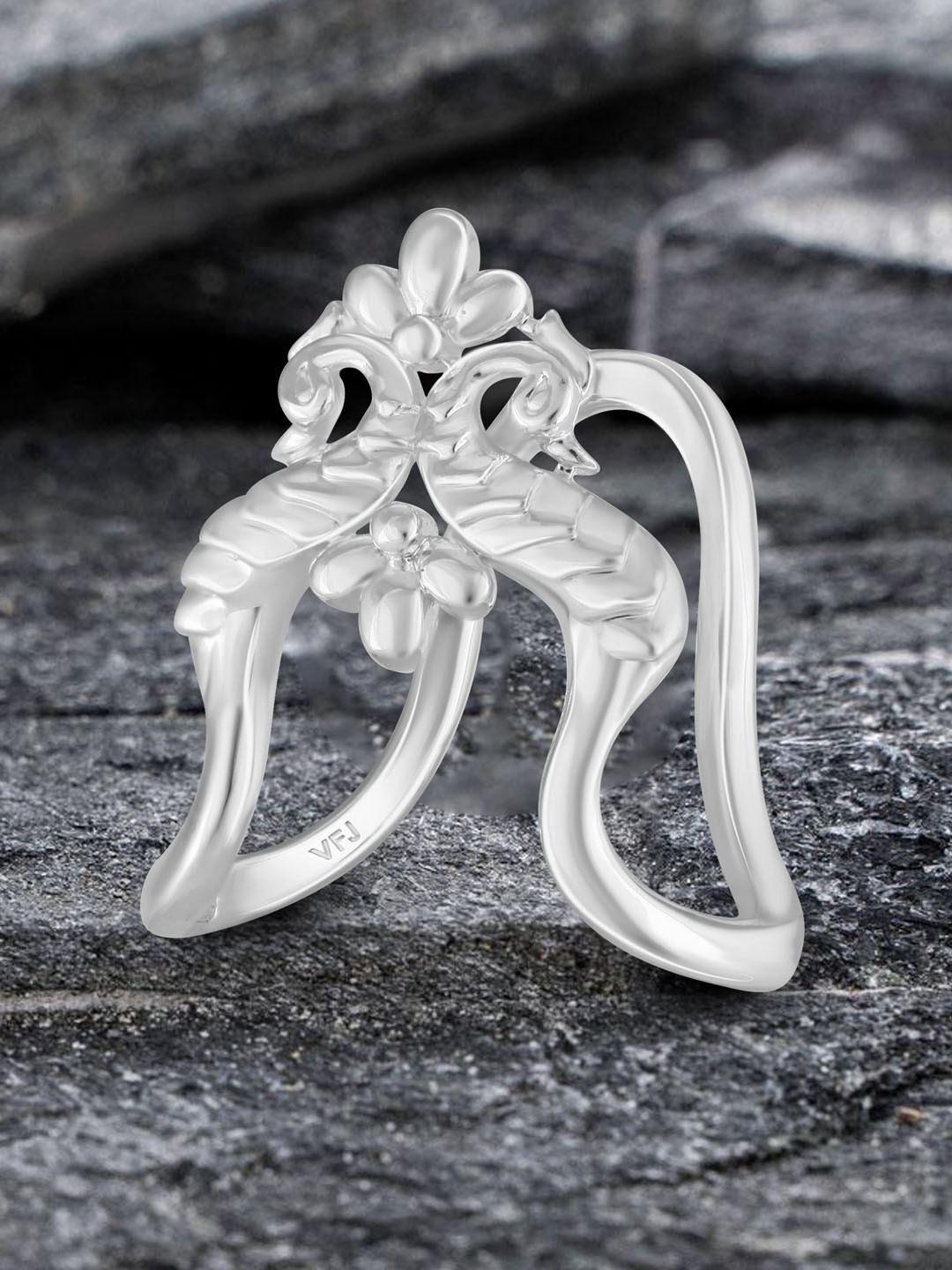 Vighnaharta Rhodium-Plated Ghoda Vanki Ring