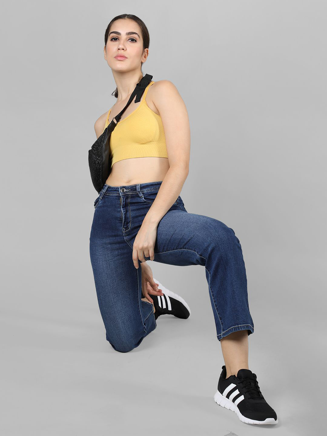 HONNETE Women Lean Straight Fit Light Fade Stretchable Pure Cotton Jeans