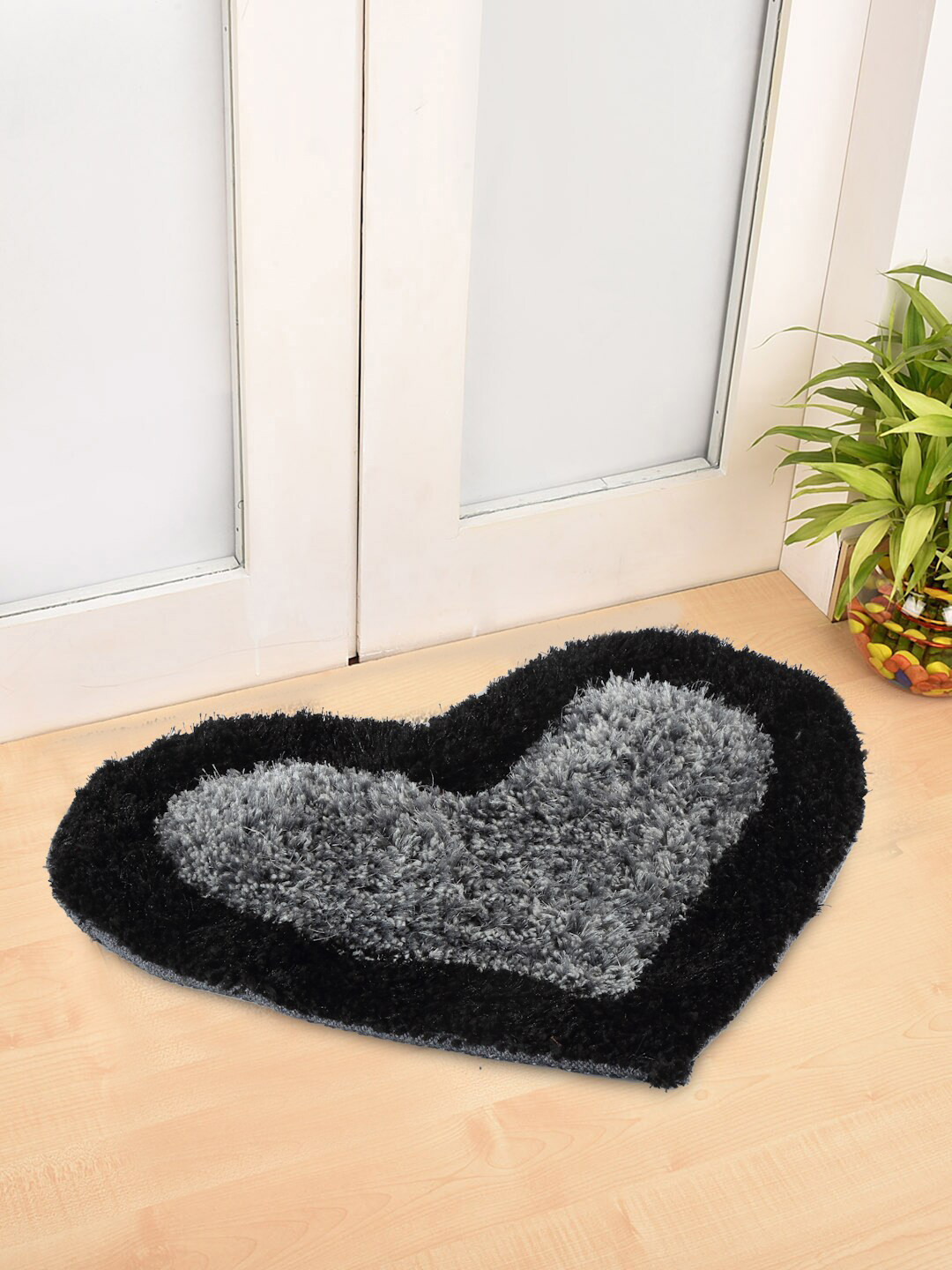 FABINALIV Black Heart Shaped Anti-Skid Doormat