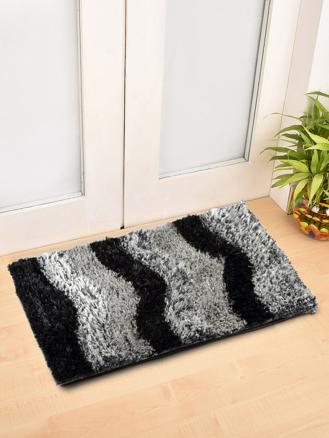 FABINALIV Black & Grey Abstract Rectangular Shaped Anti Skid Fade Resistant Doormat