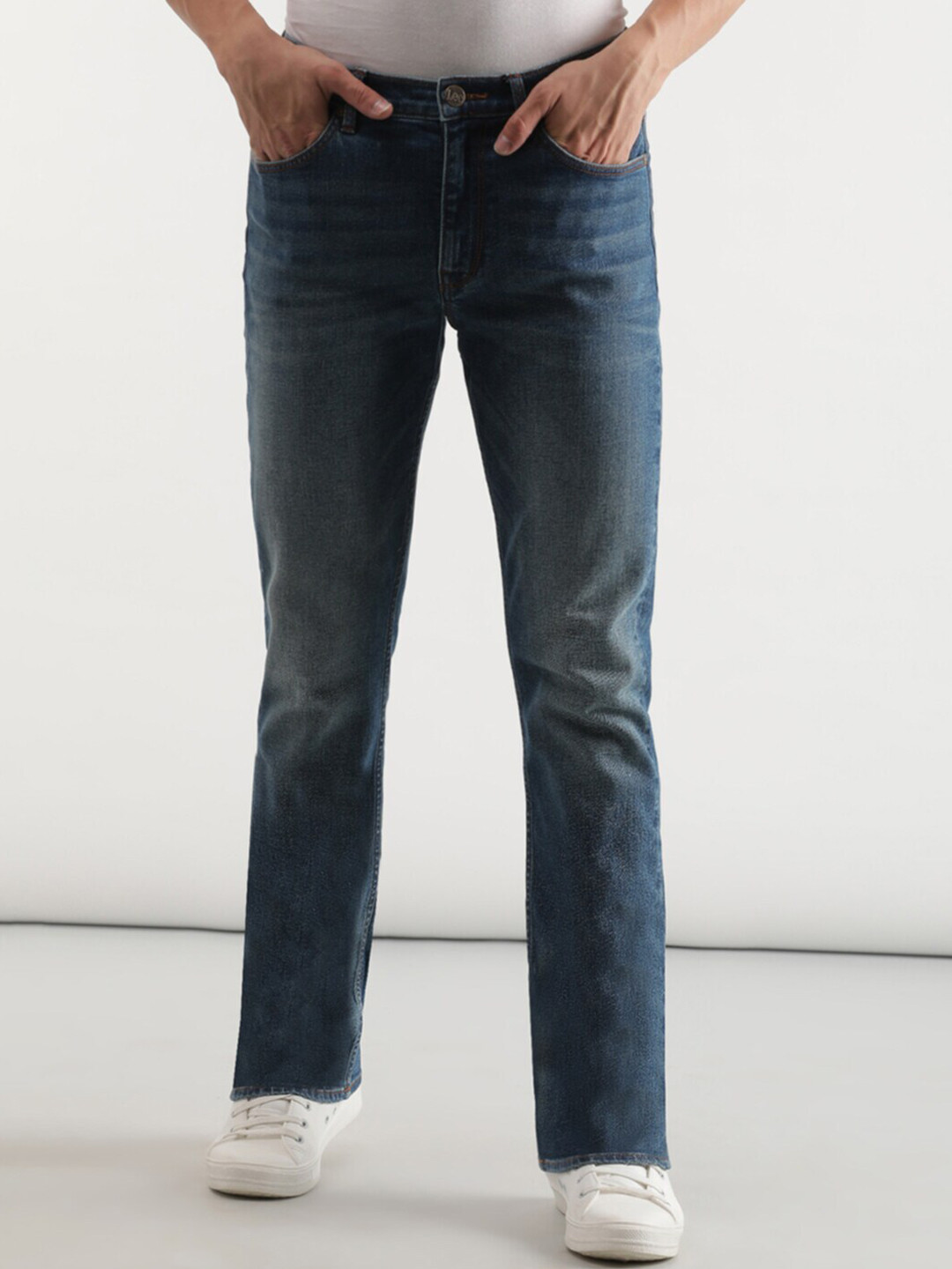 Lee Men Rodeo Clean Look Light Fade Mid Rise Cotton Jeans