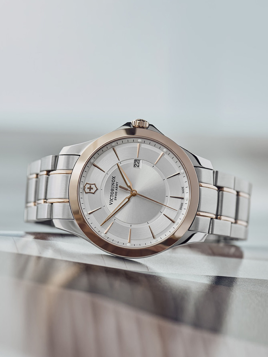 Victorinox Alliance Men Stainless Steel Bracelet Style Strap Analogue Watch 241912