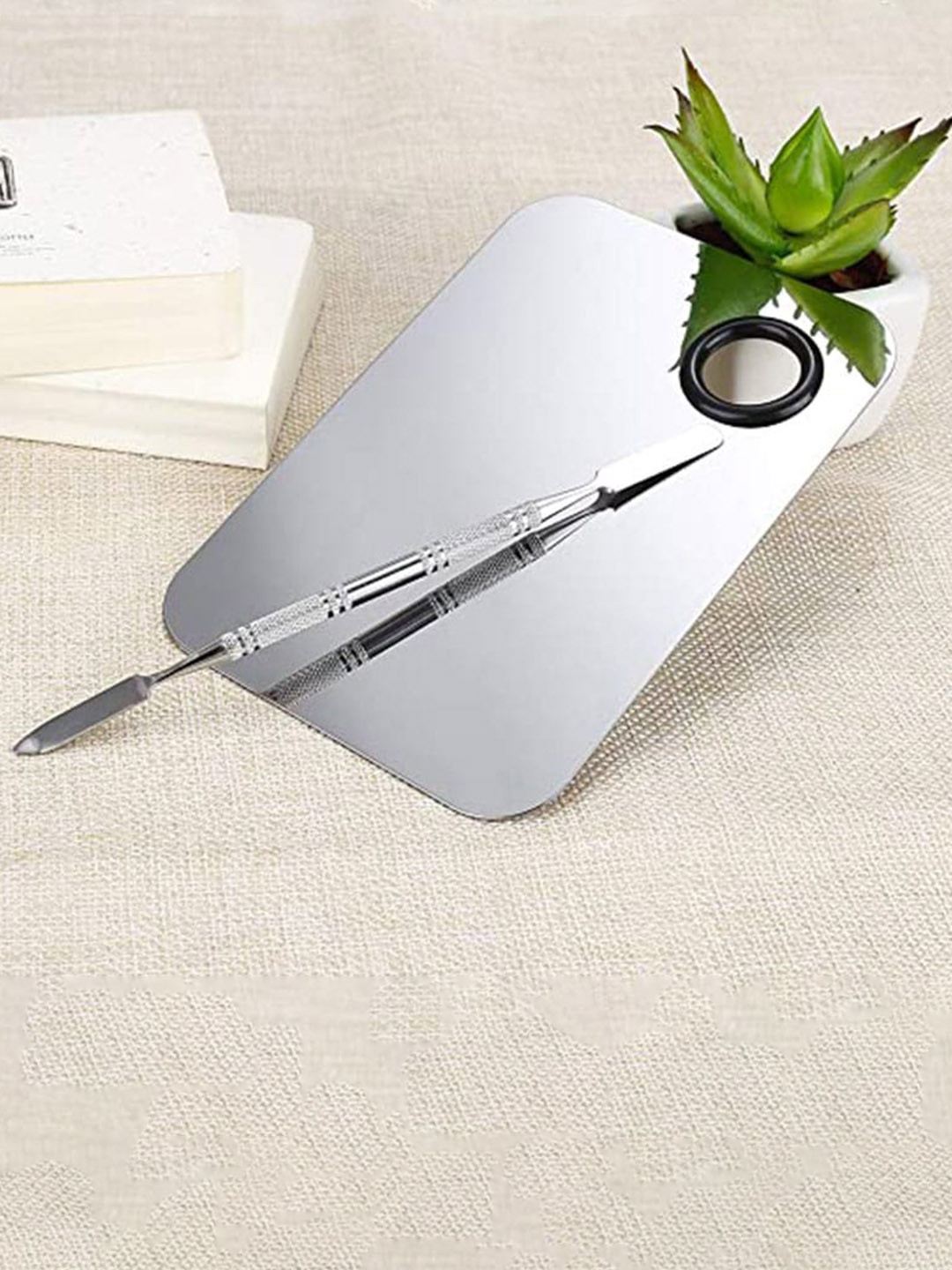 Veoni BELLE Stainless Steel Makeup Mixing Palatte with Spatula