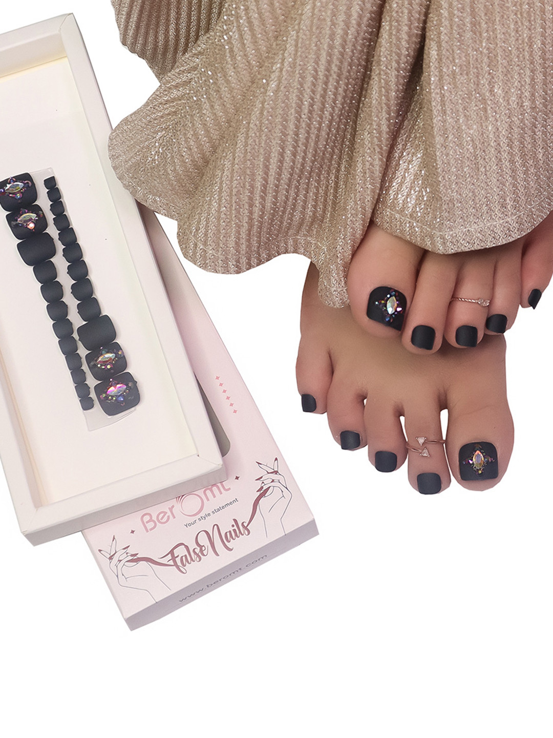 BEROMT 24 Pcs Long-Lasting Reusable Salon Finish Press On Toe Nails - Shade 256