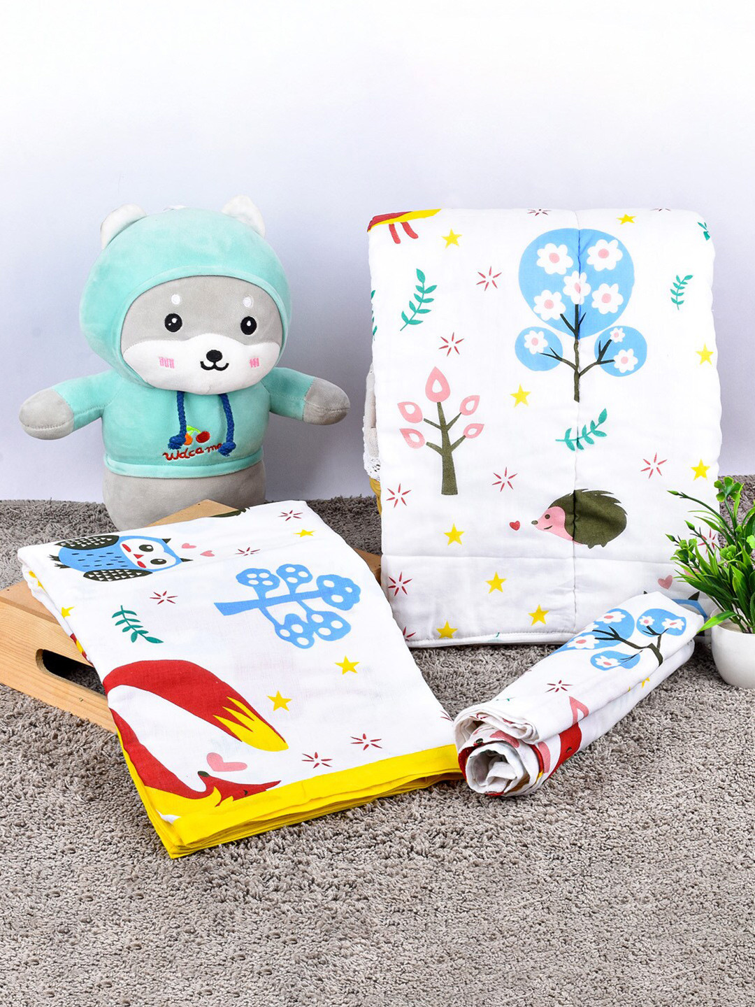 Moms Home AC Room 300 GSM 3 Pieces Single Bed Quilt