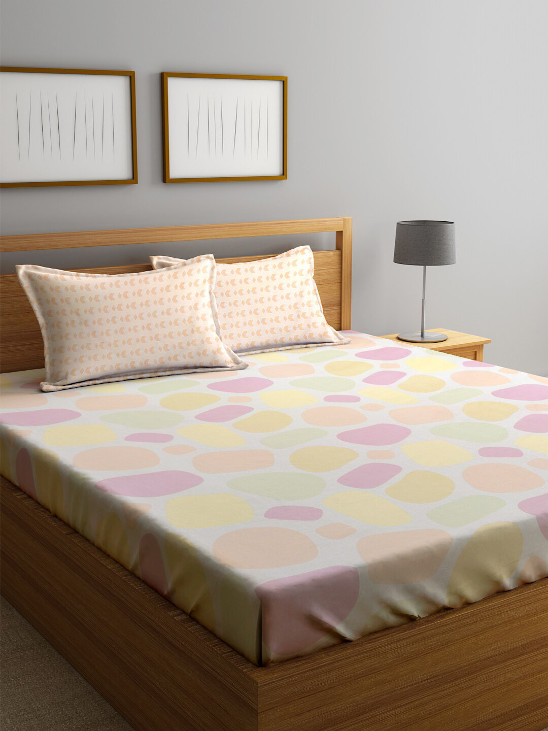 KLOTTHE Teen Pink Abstract Cotton 300 TC Fitted Double Fine Bedsheet with 2 Pillow Covers-98 x 87 inches