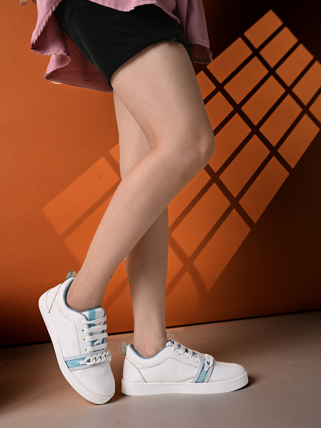 Longwalk Women Chain Embellished Sneakers