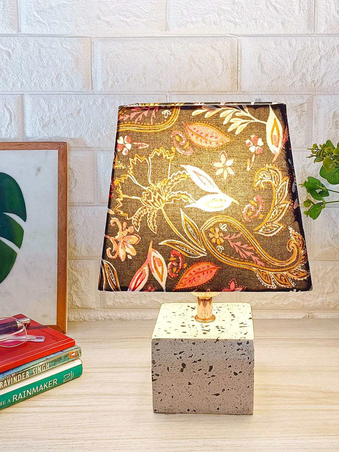 POSH-N-PLUSH Purple & White Printed Shade Marble Base Table Lamp