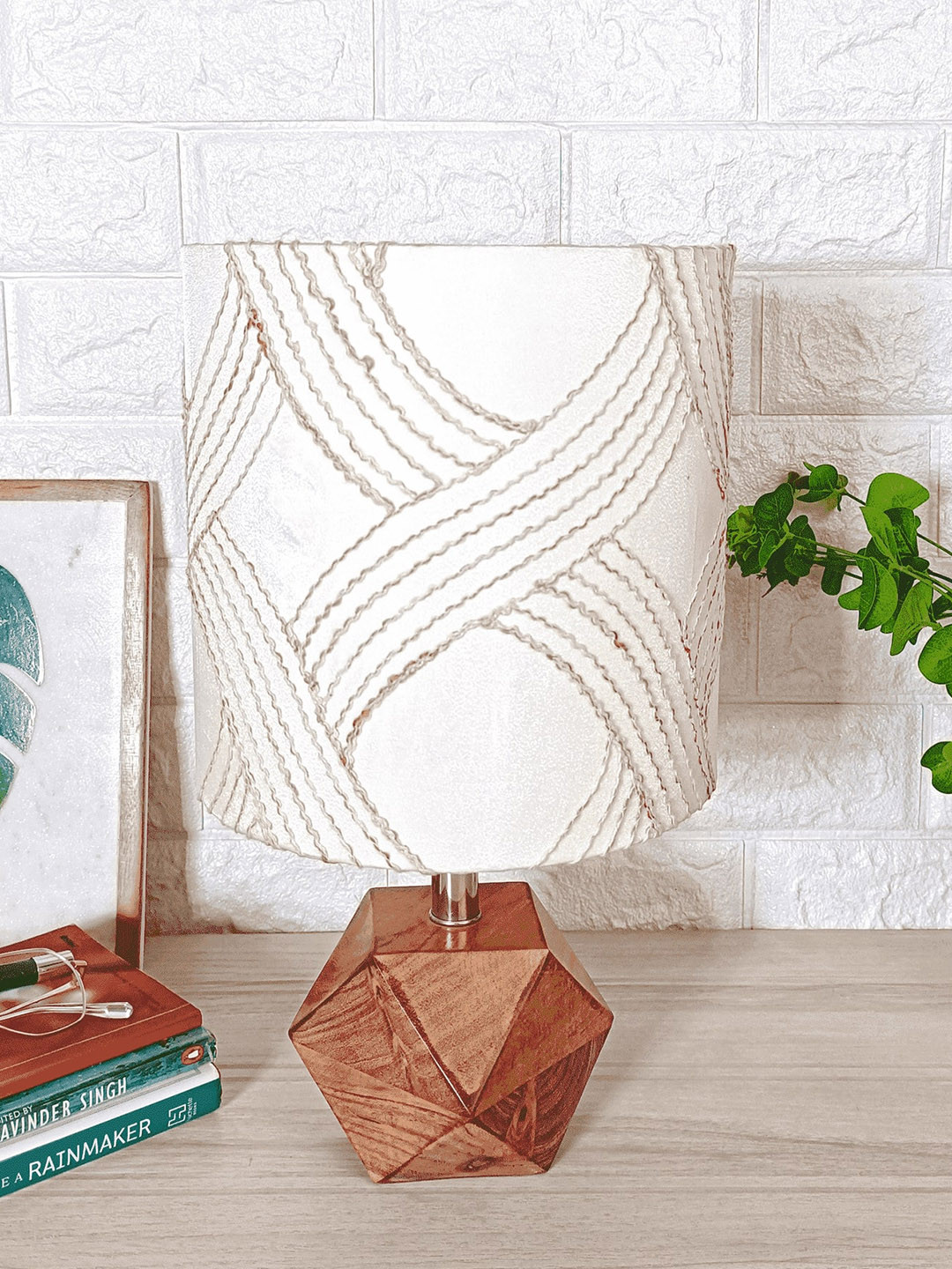 POSH-N-PLUSH White & Brown Textured Shade Wooden Base Table Lamp