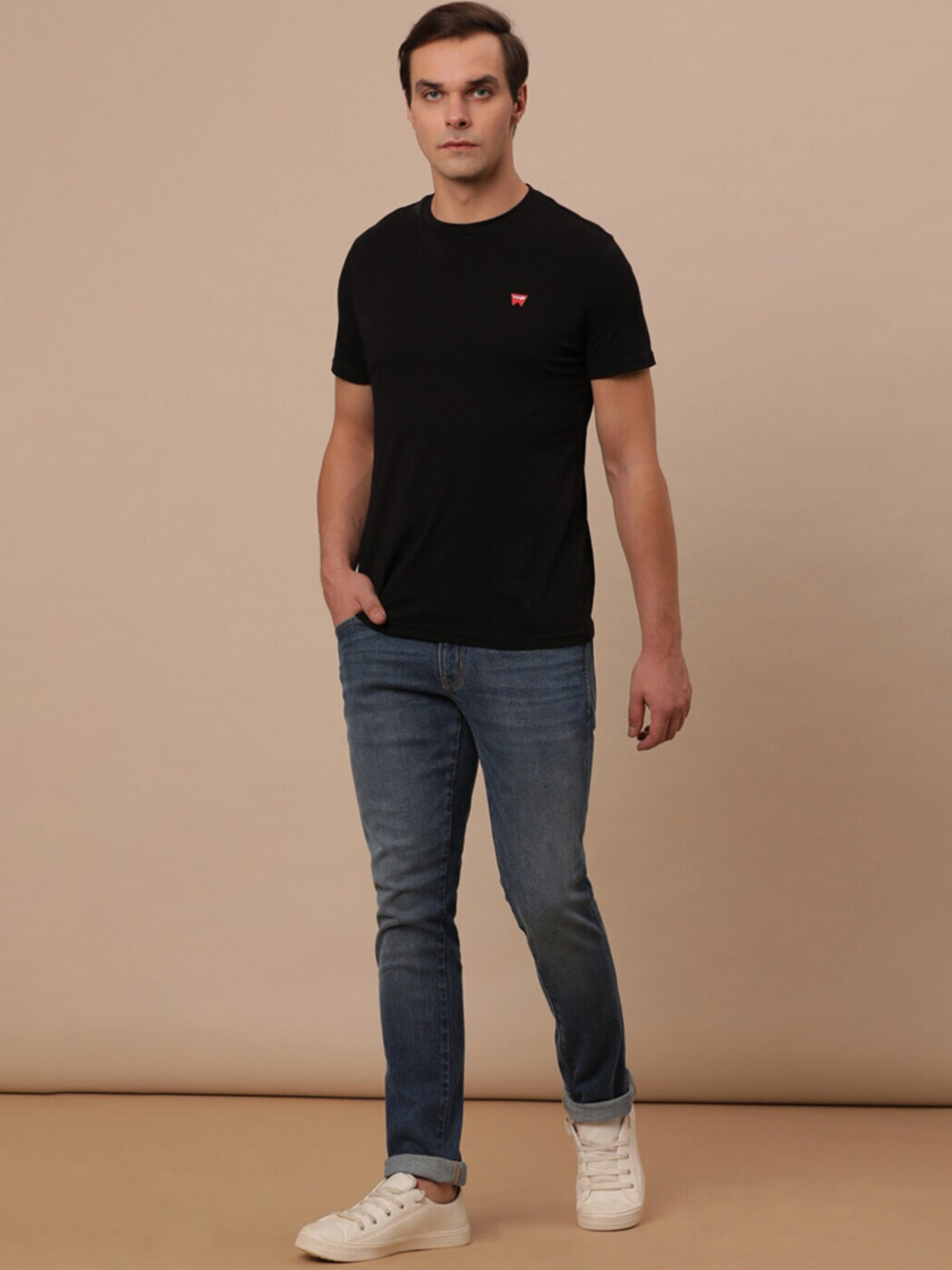 Wrangler Men Skanders Mid-Rise Light Fade Cotton Jeans