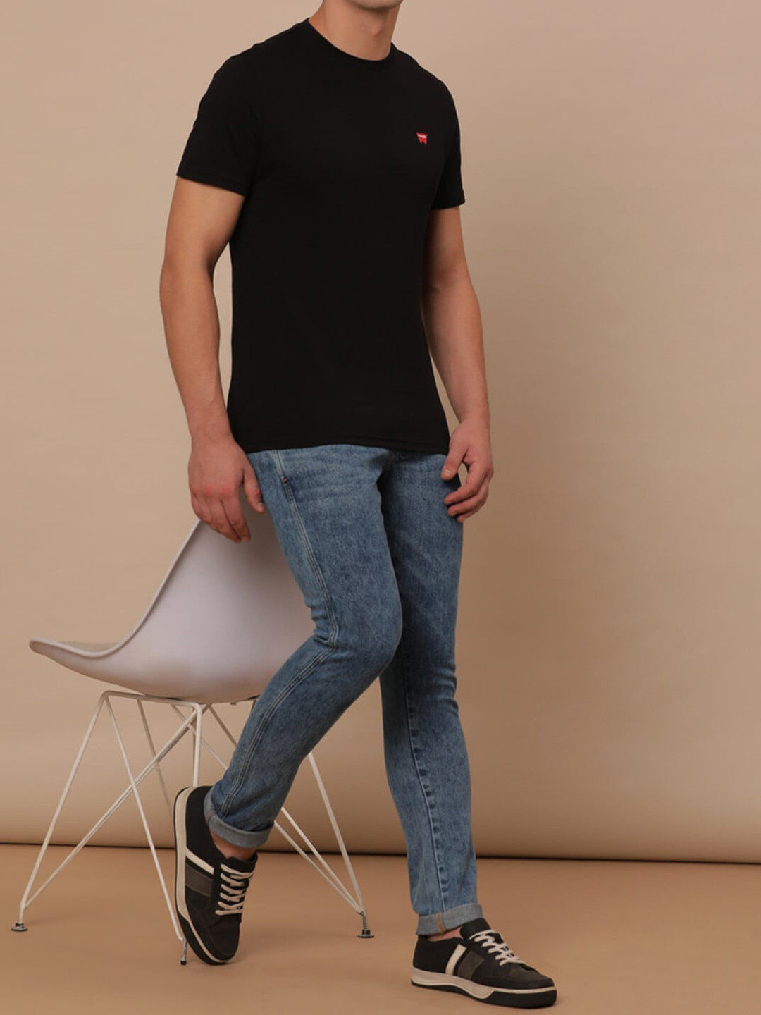 Wrangler Men Vegas Clean Look Skinny Fit Low-Rise Cotton Jeans