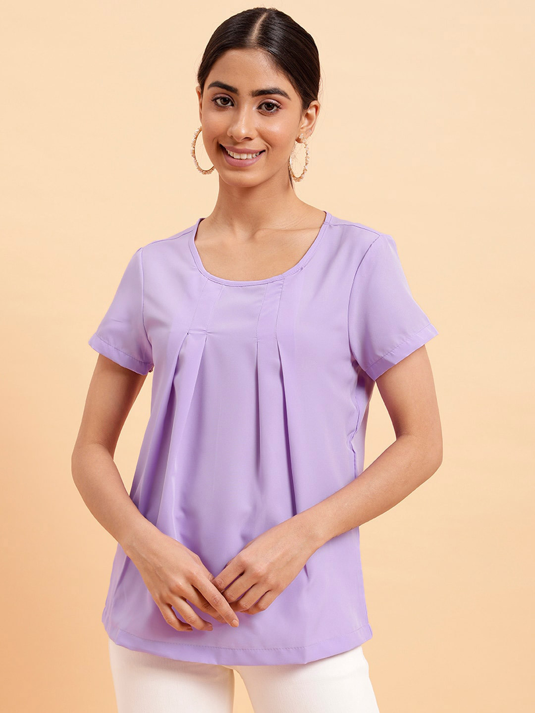 MINT STREET Round Neck Short Sleeve Pleated Top