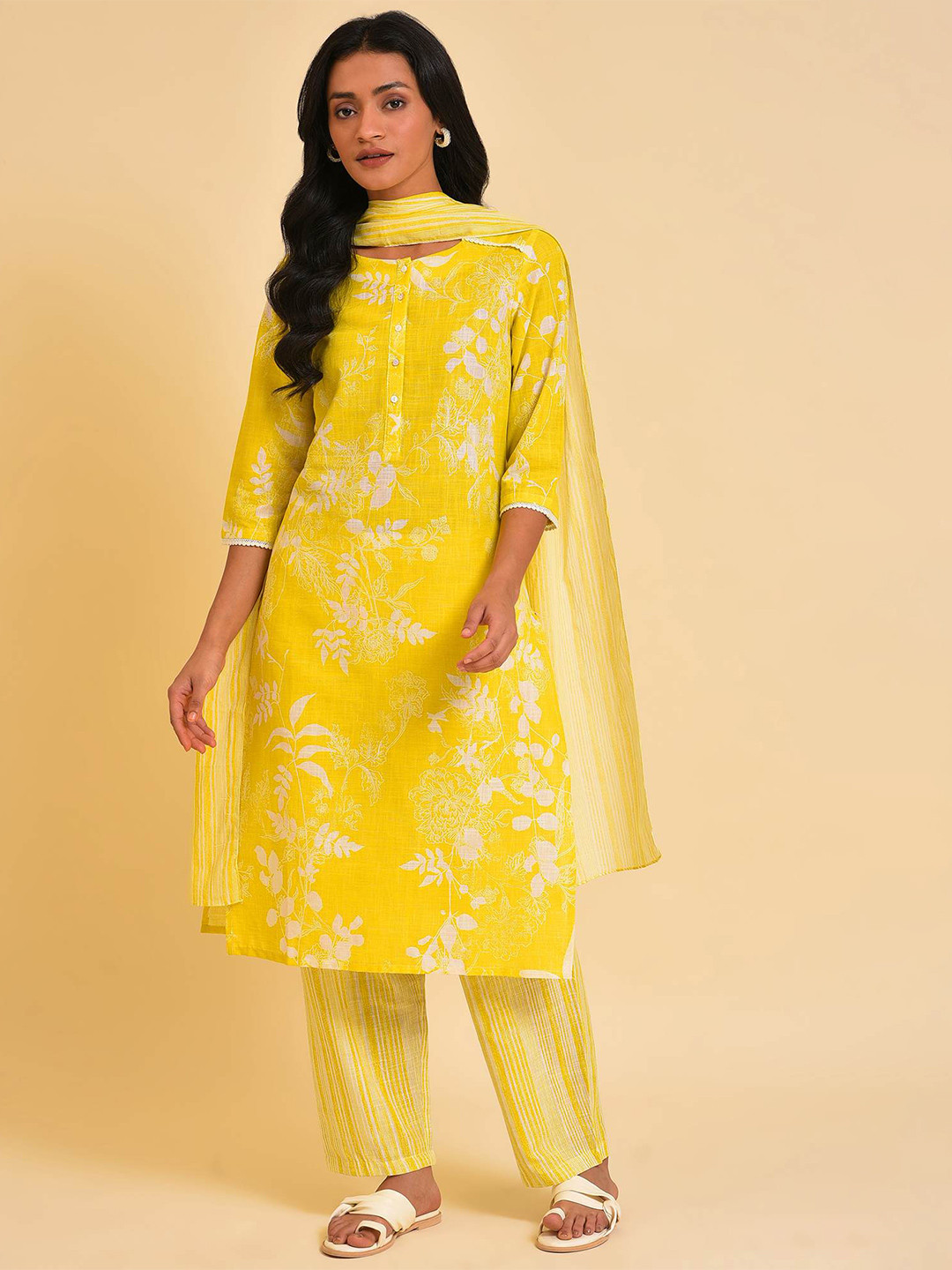 W Women Yellow & White Floral Printed Pure Cotton Kurta with Trousers & Dupatta