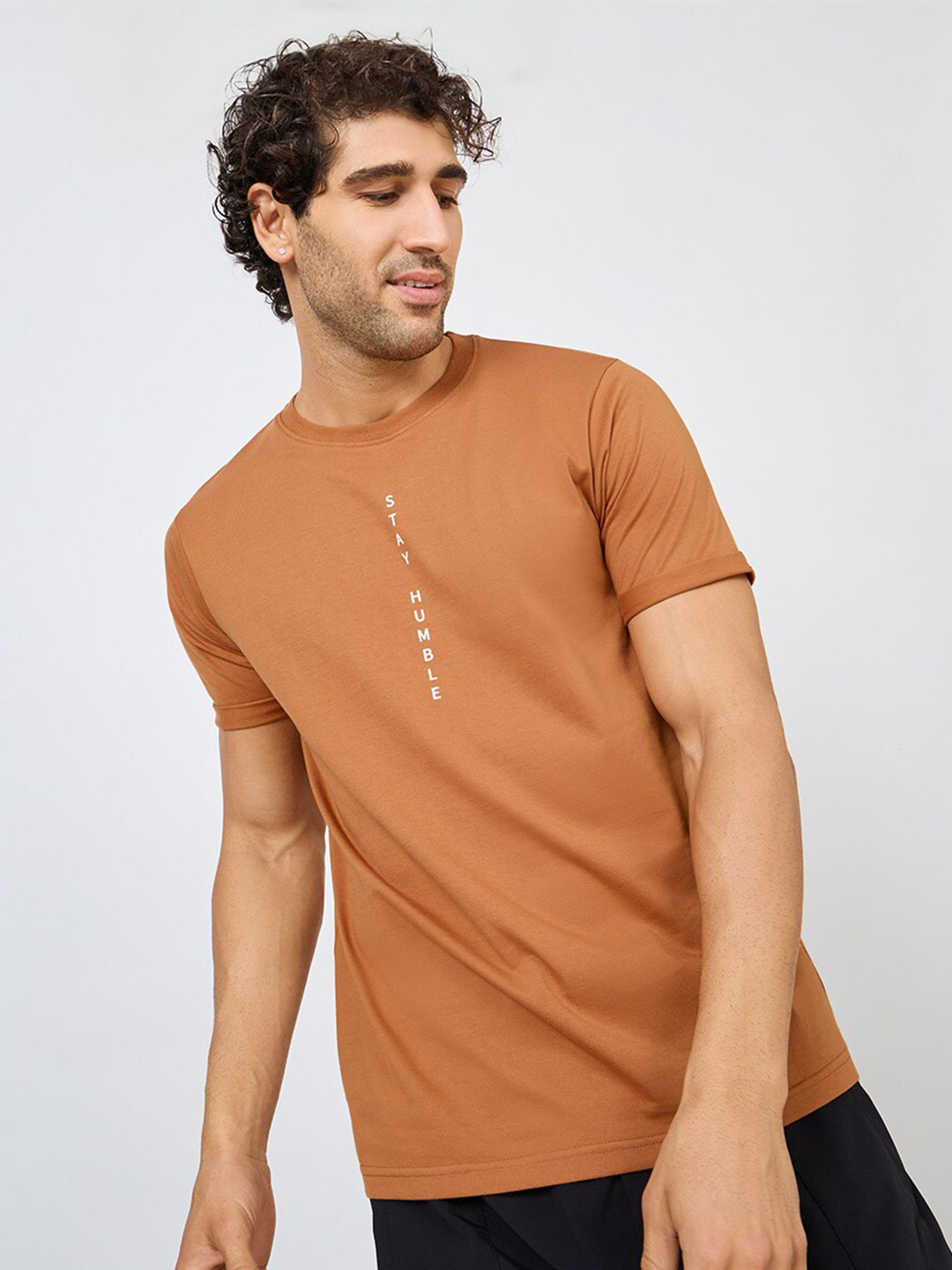 Styli Men Beige Henley Neck Pockets T-shirt