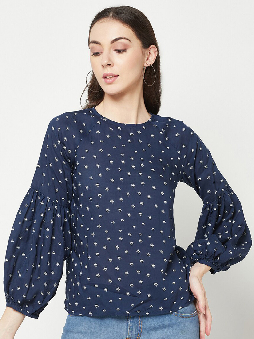 Crimsoune Club Conversational Printed Puff Sleeves Top