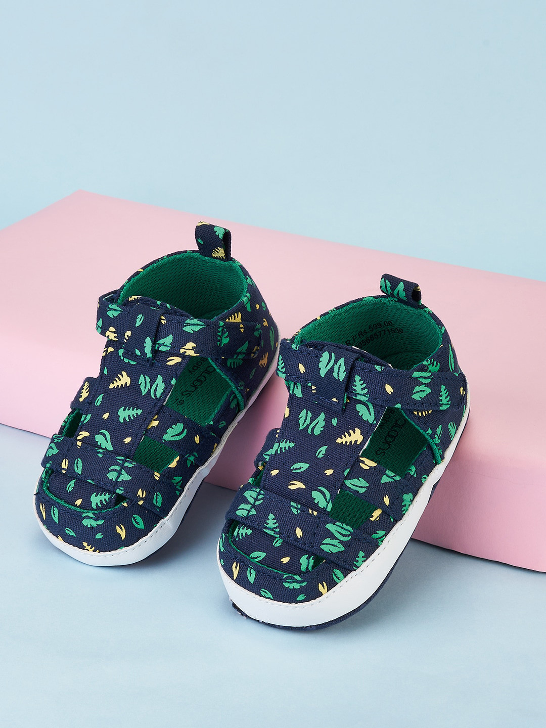 Pantaloons Junior Boys Printed Comfort Insole Canvas Contrast Sole Sneakers