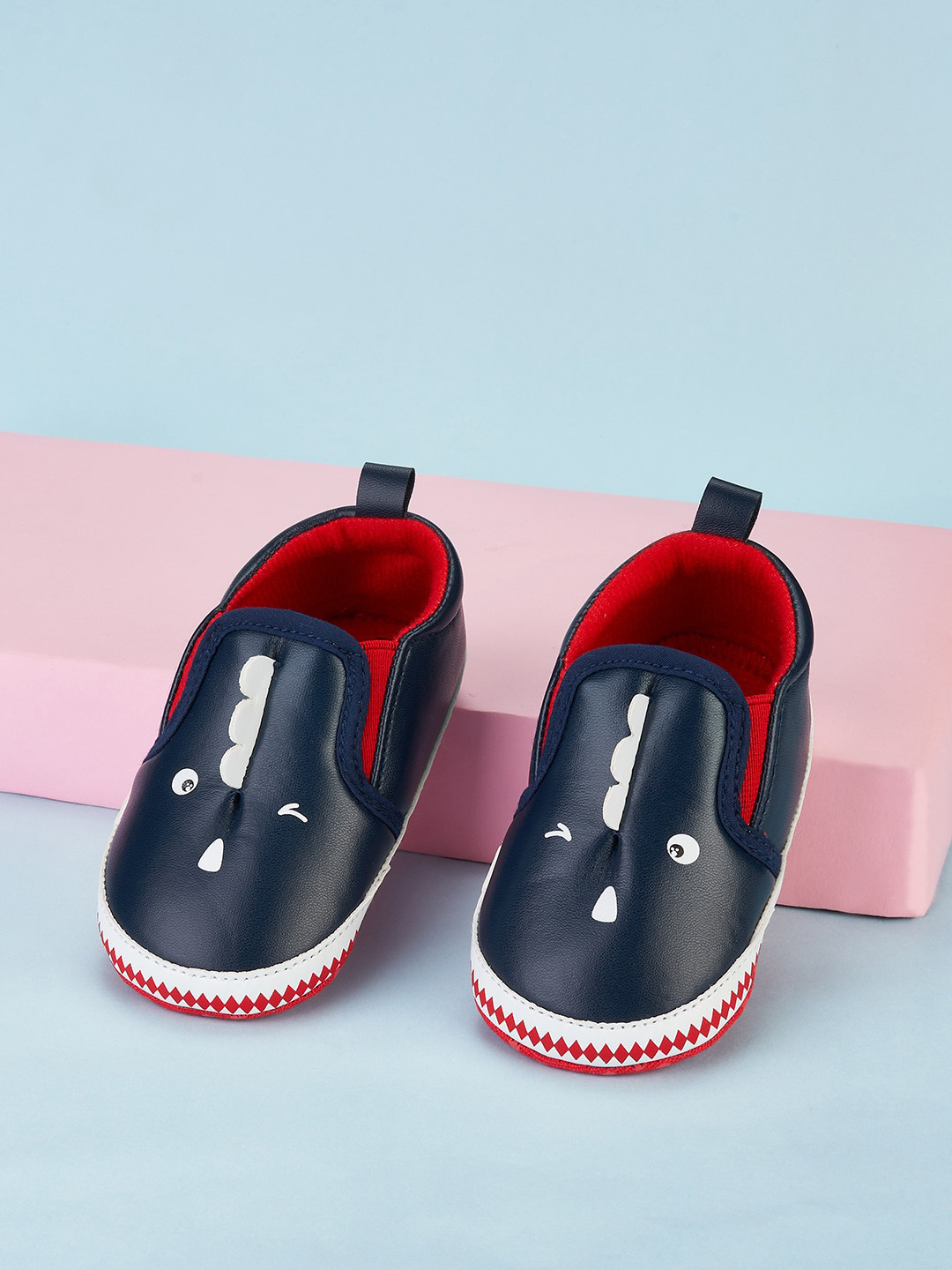 Pantaloons Junior Boys Printed Comfort Insole Canvas Contrast Sole Slip-On Sneakers