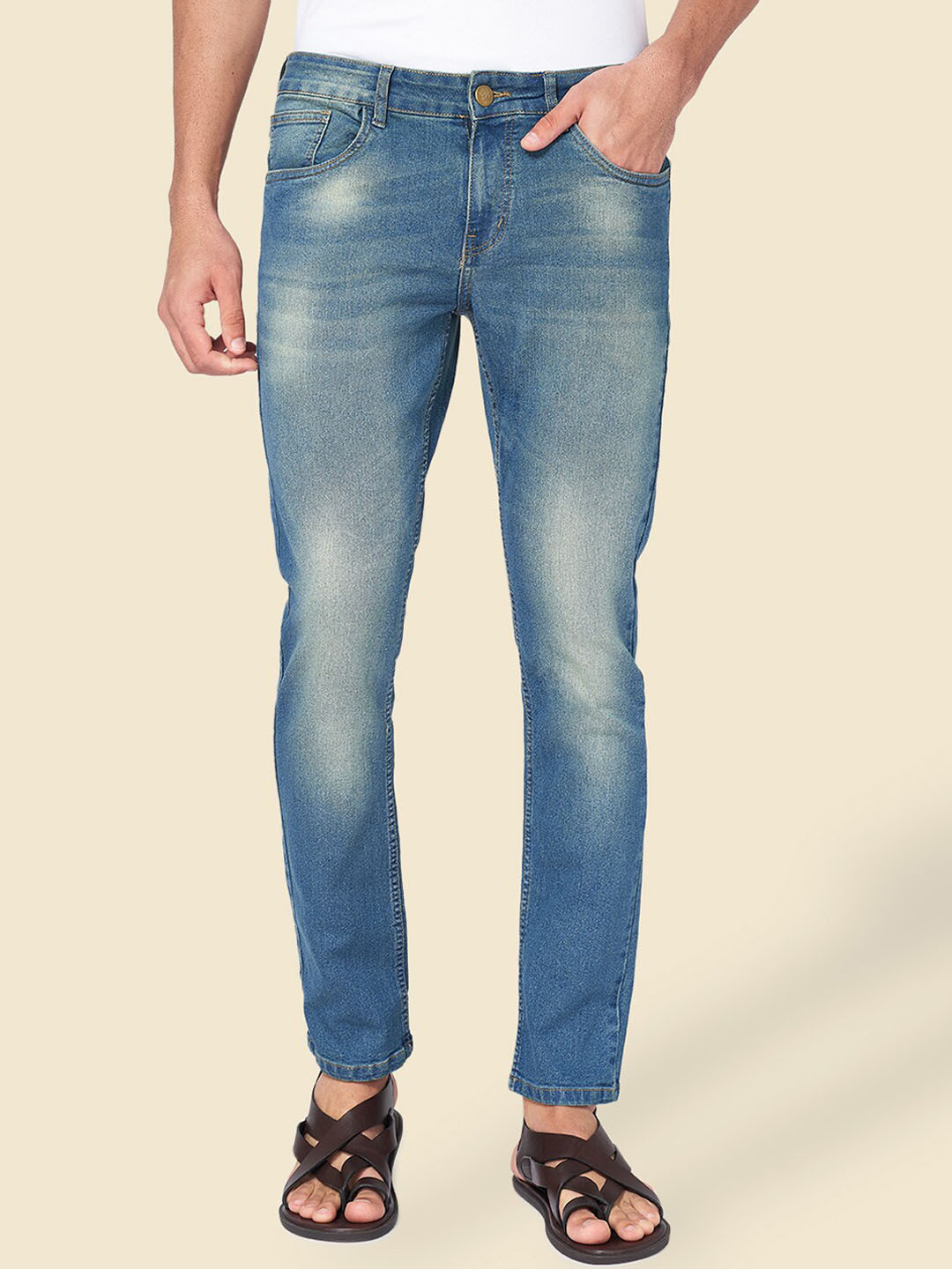 YU by Pantaloons Men Clean Look Heavy Fade Cotton Jeans