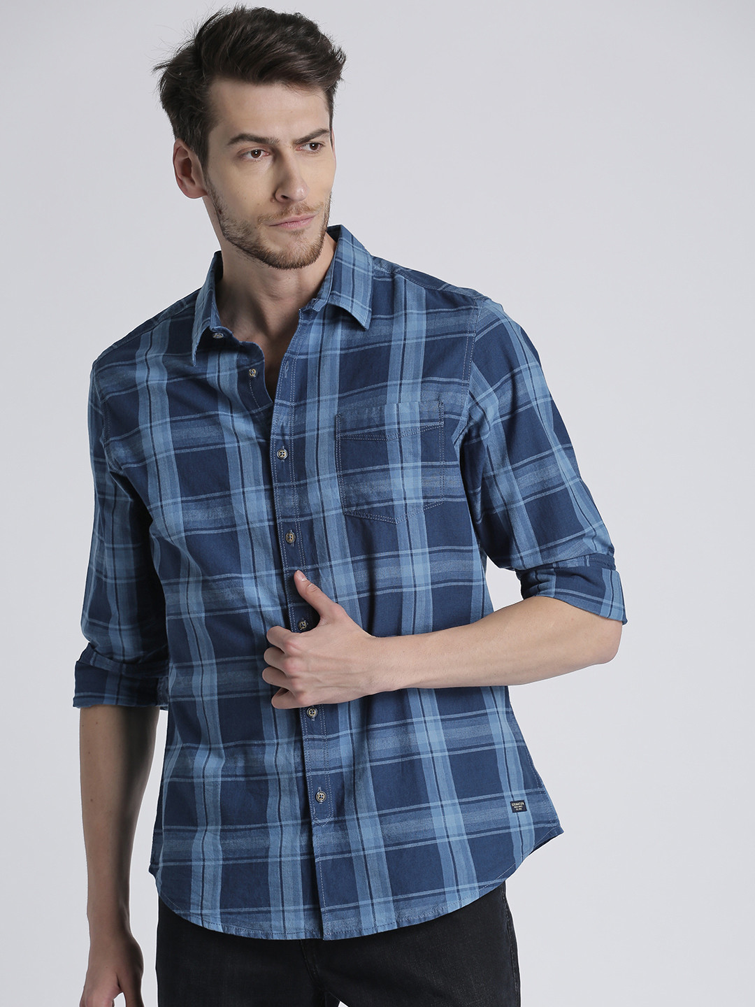 Splash Men Blue Slim Fit Checked Casual Shirt