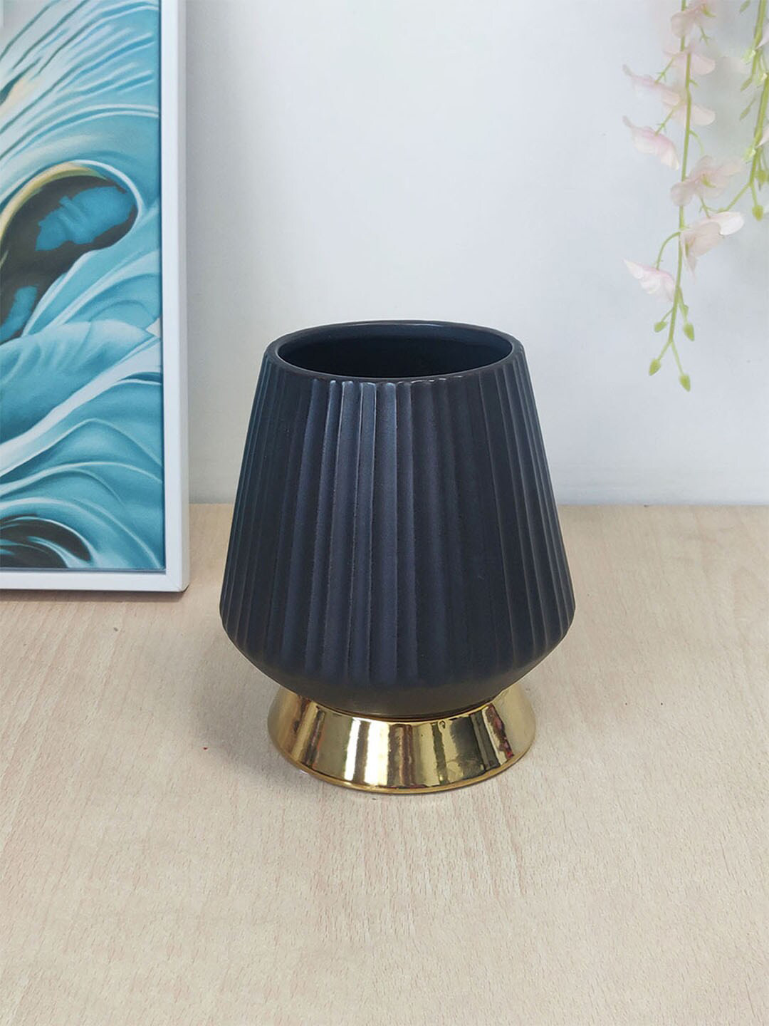 Art Street Black Textured Ceramic Flower Vase
