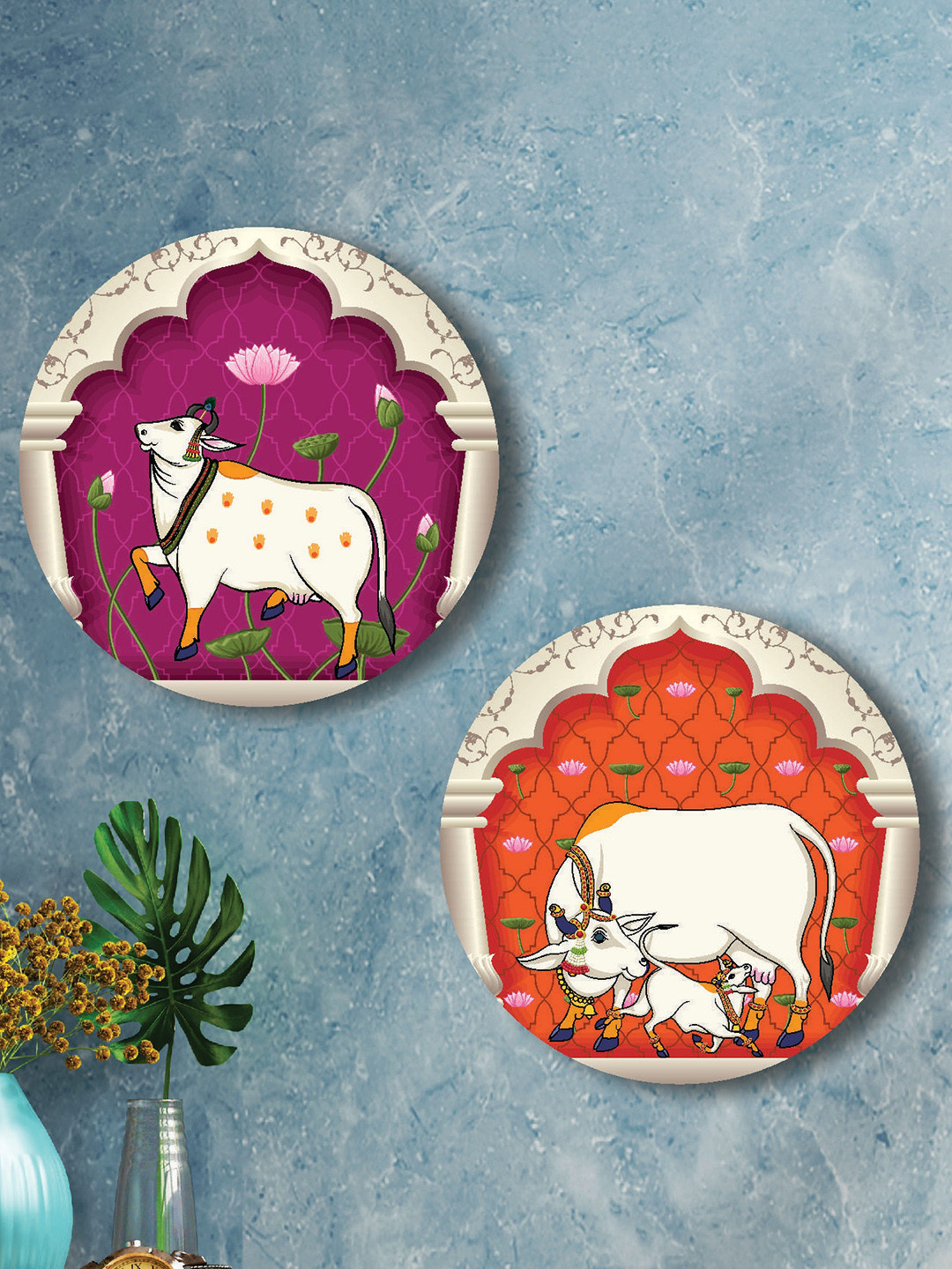 SAF Purple & Orange Colored 2 Pieces Cow Art Painted Round Wall Arts