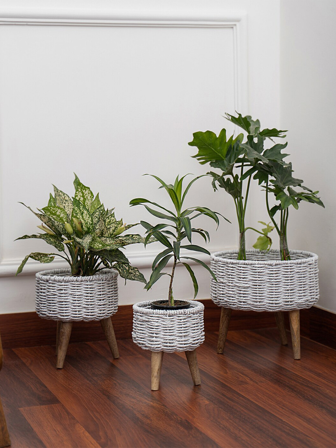 DecorTwist 3 Pcs White Seagrass Planter with Stand