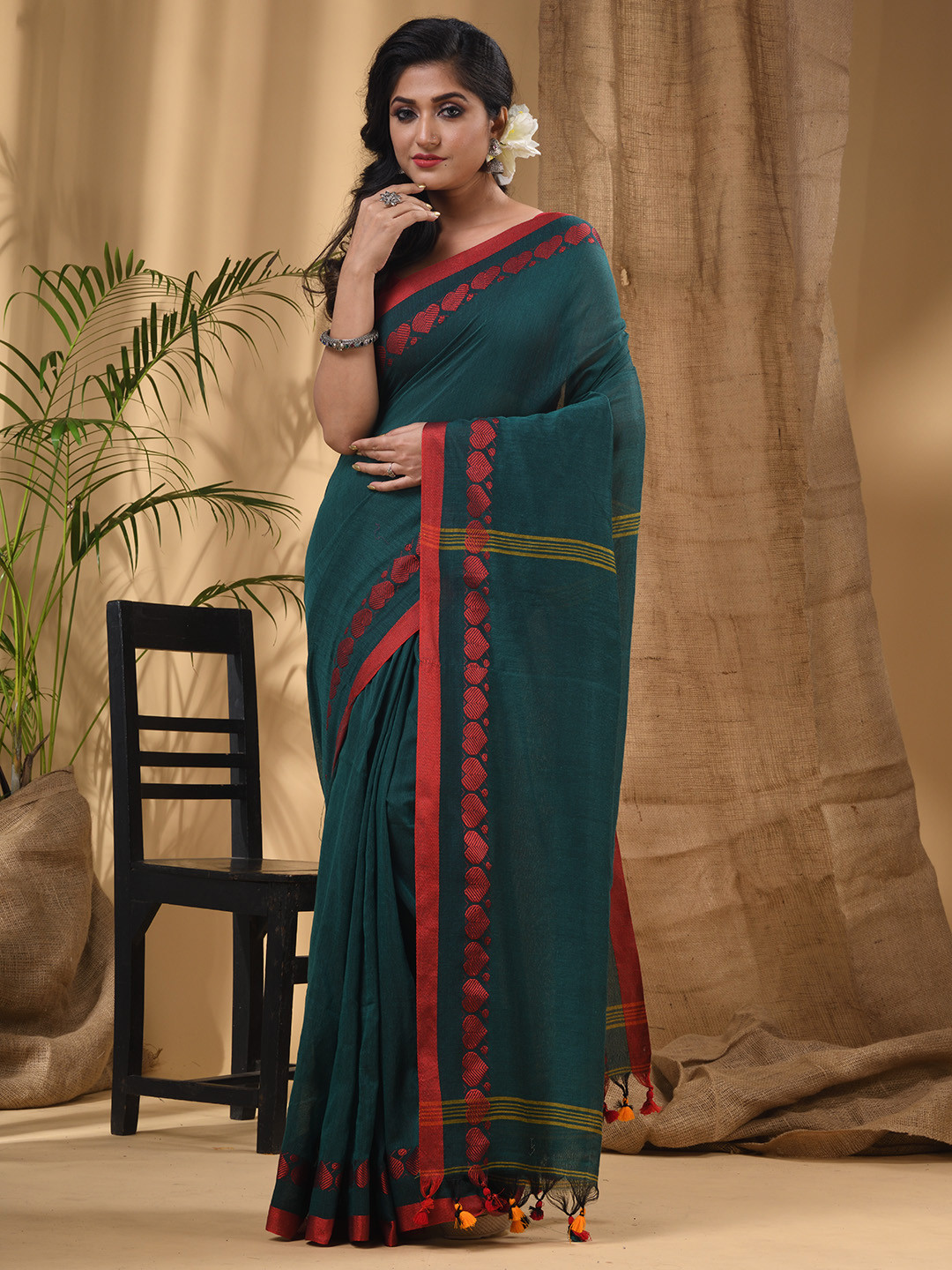 DESH BIDESH Cotton Woven Heart Design Taant Saree