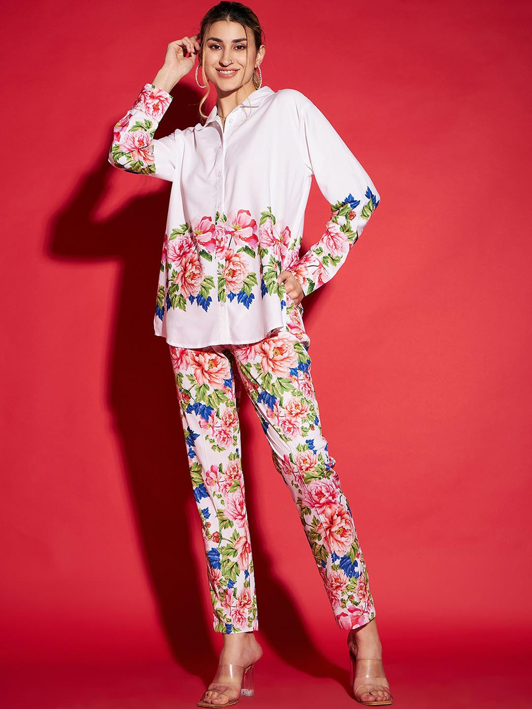 SASSAFRAS White Floral Printed Shirt Collar Neck Shirt With Tapered Pant Co-Ords