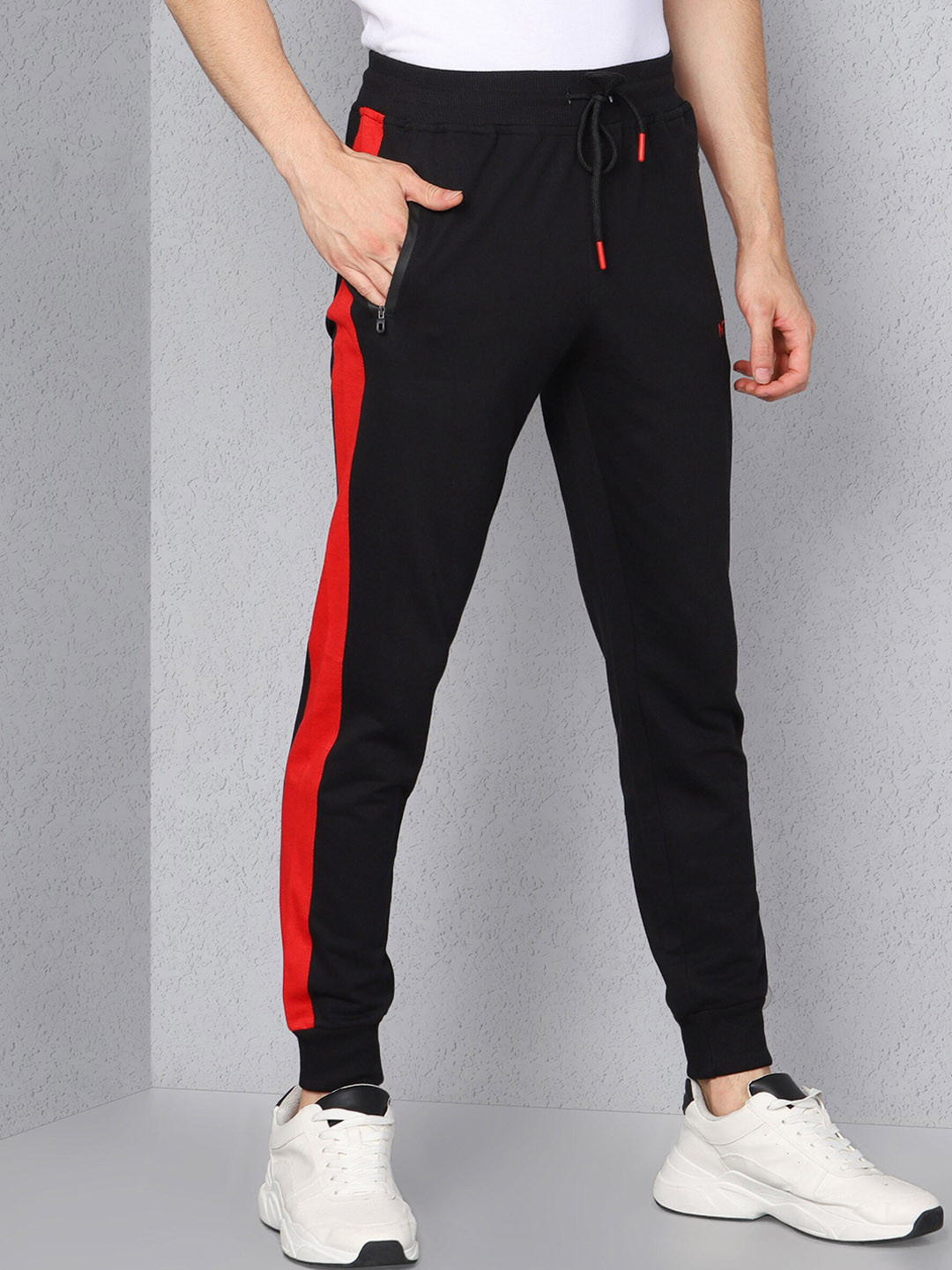 Metronaut Men Mid-Rise Slim-Fit Casual Cotton Joggers