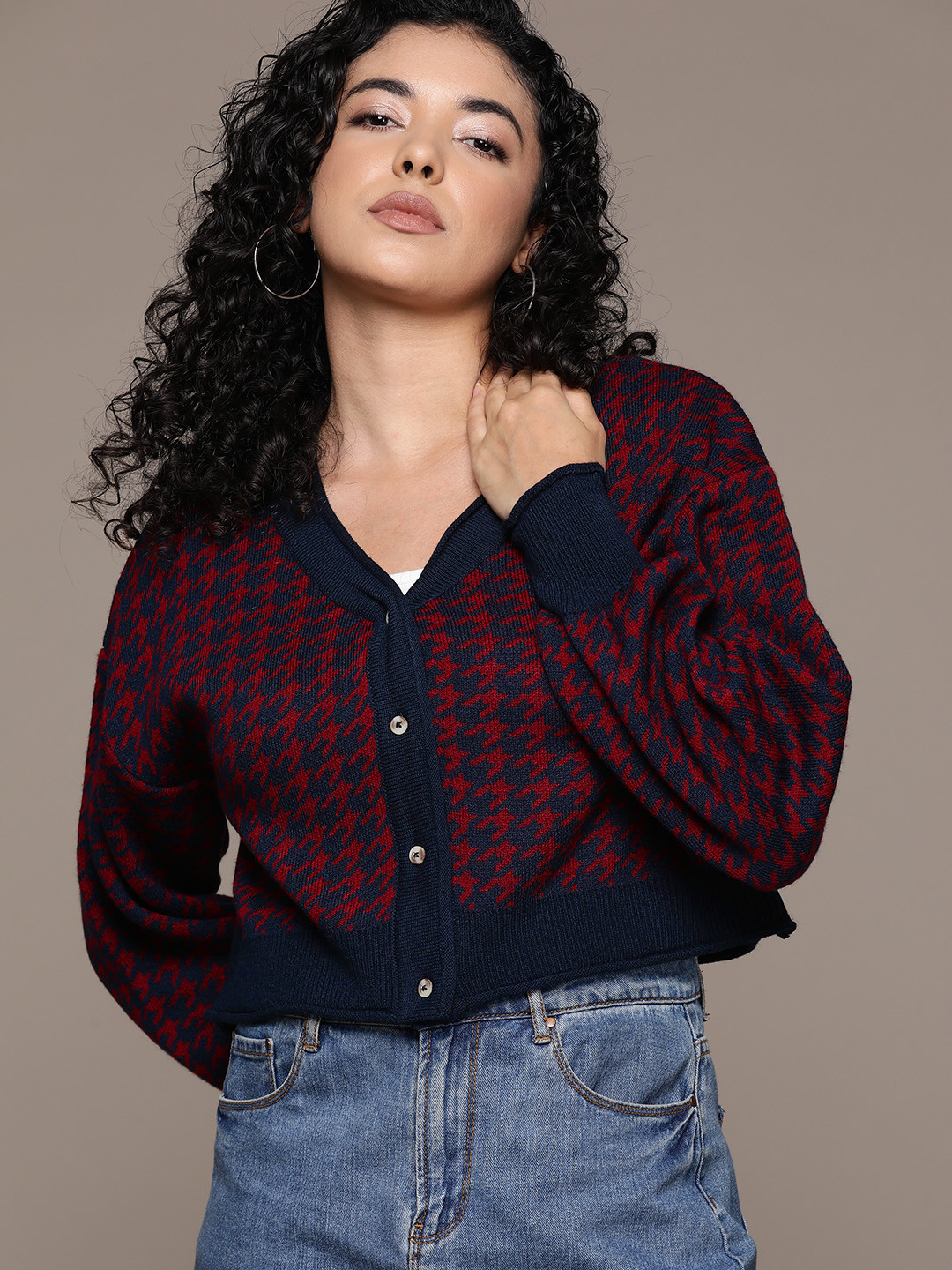 The Roadster Lifestyle Co. Houndstooth Acrylic Crop Cardigan