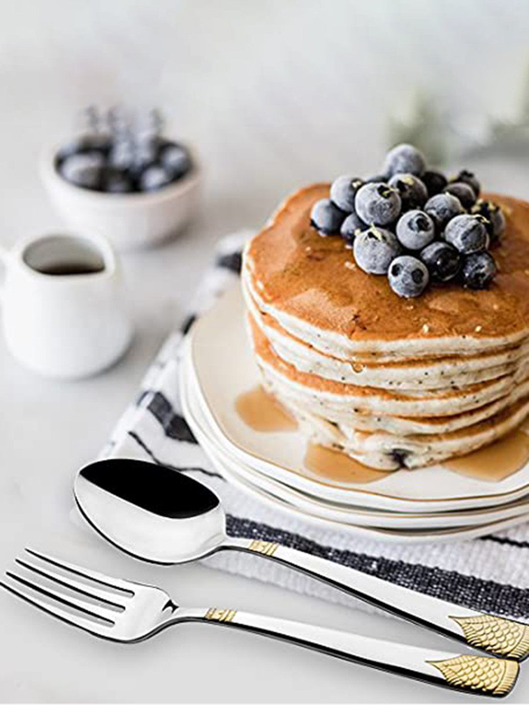 FNS August 24 Karat Gold Plating Stainless Steel Cutlery Set with Stand