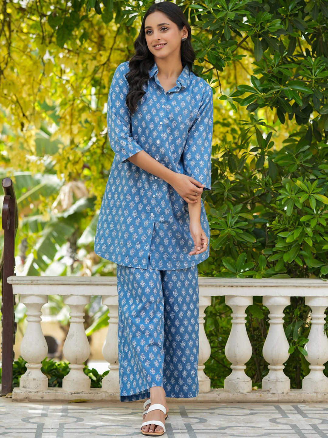 SANSKRUTIHOMES Blue & Off White Ethnic Motifs Printed Pure Cotton Night Suit
